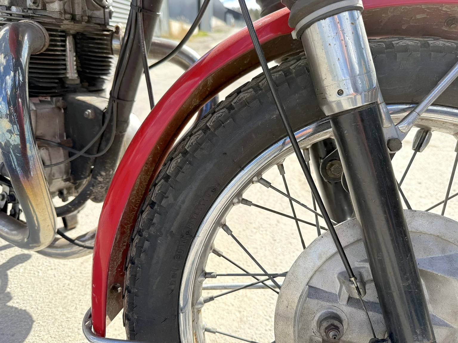 Exteriörbild på 1971 Triumph Daytona 500 (24)