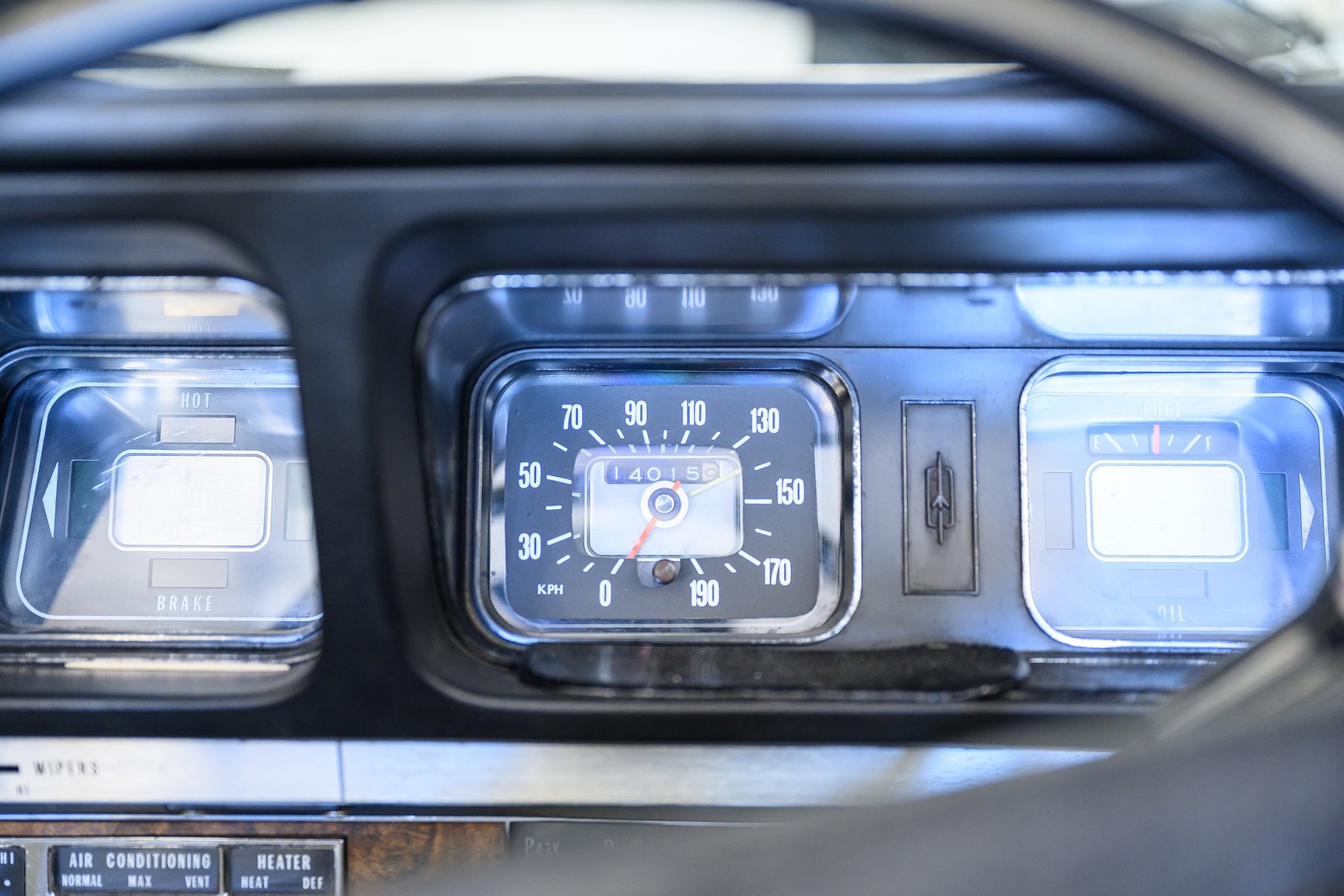 Innenraumfoto von 1970 Oldsmobile Ninety-Eight Convertible 7.5 V8