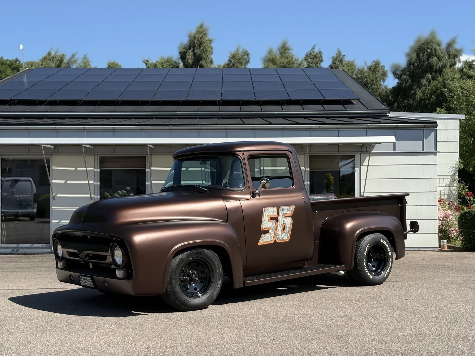 Exterior image of 1956 Ford F-100 Restomod (1)