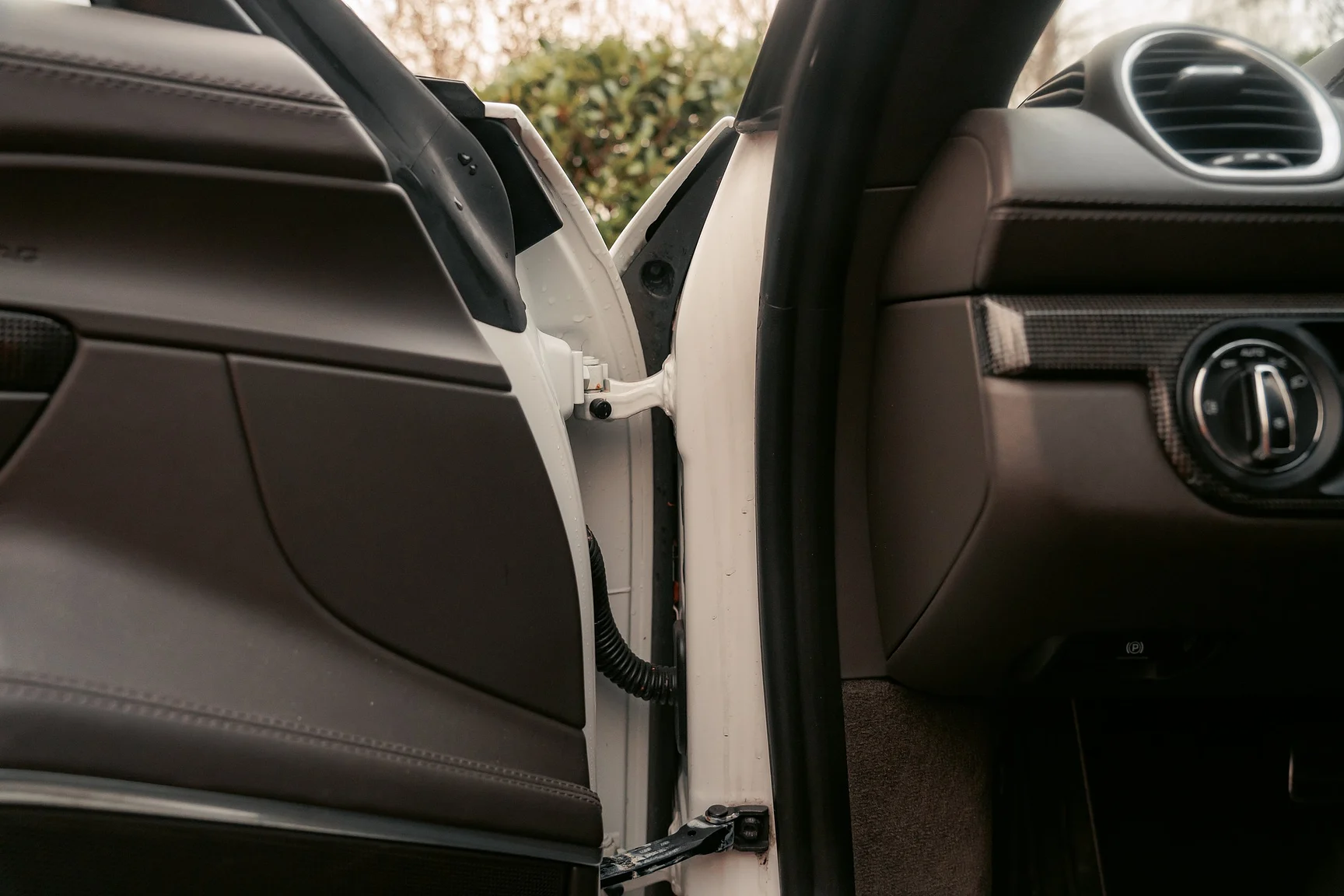 Interior image of 2017 Porsche 718 Cayman S (4)