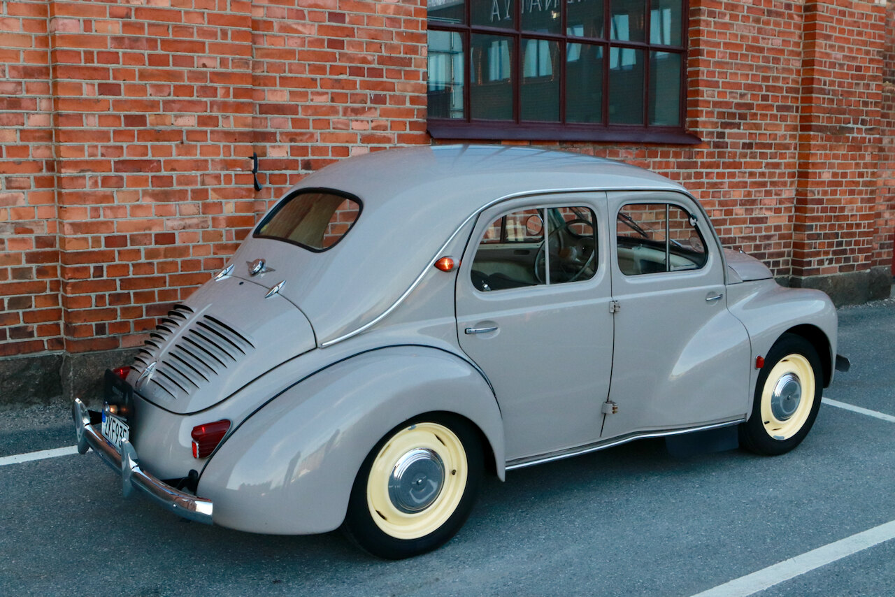 Exterior image of 1959 Renault 4CV