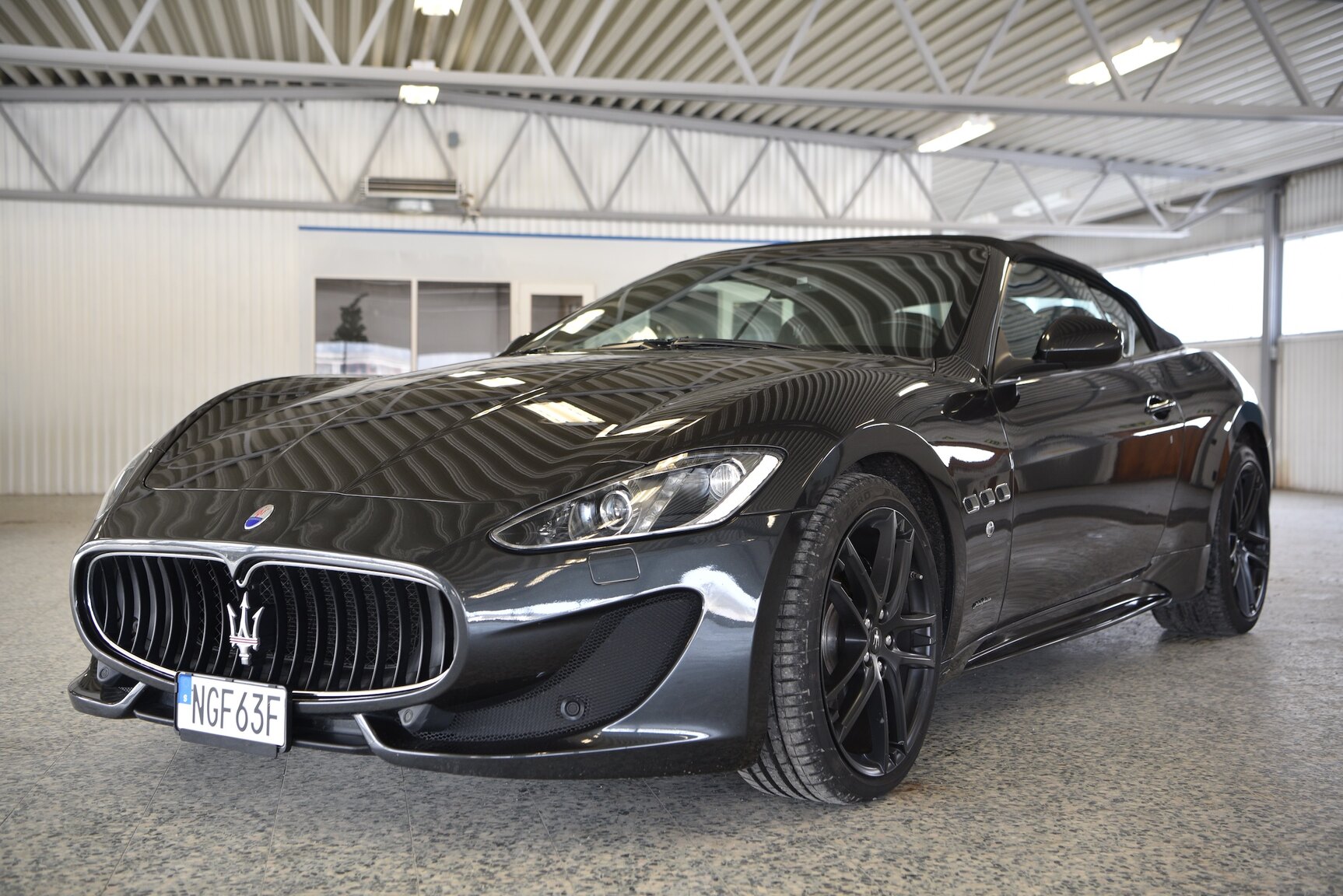 Interior image of 2016 Maserati Grancabrio