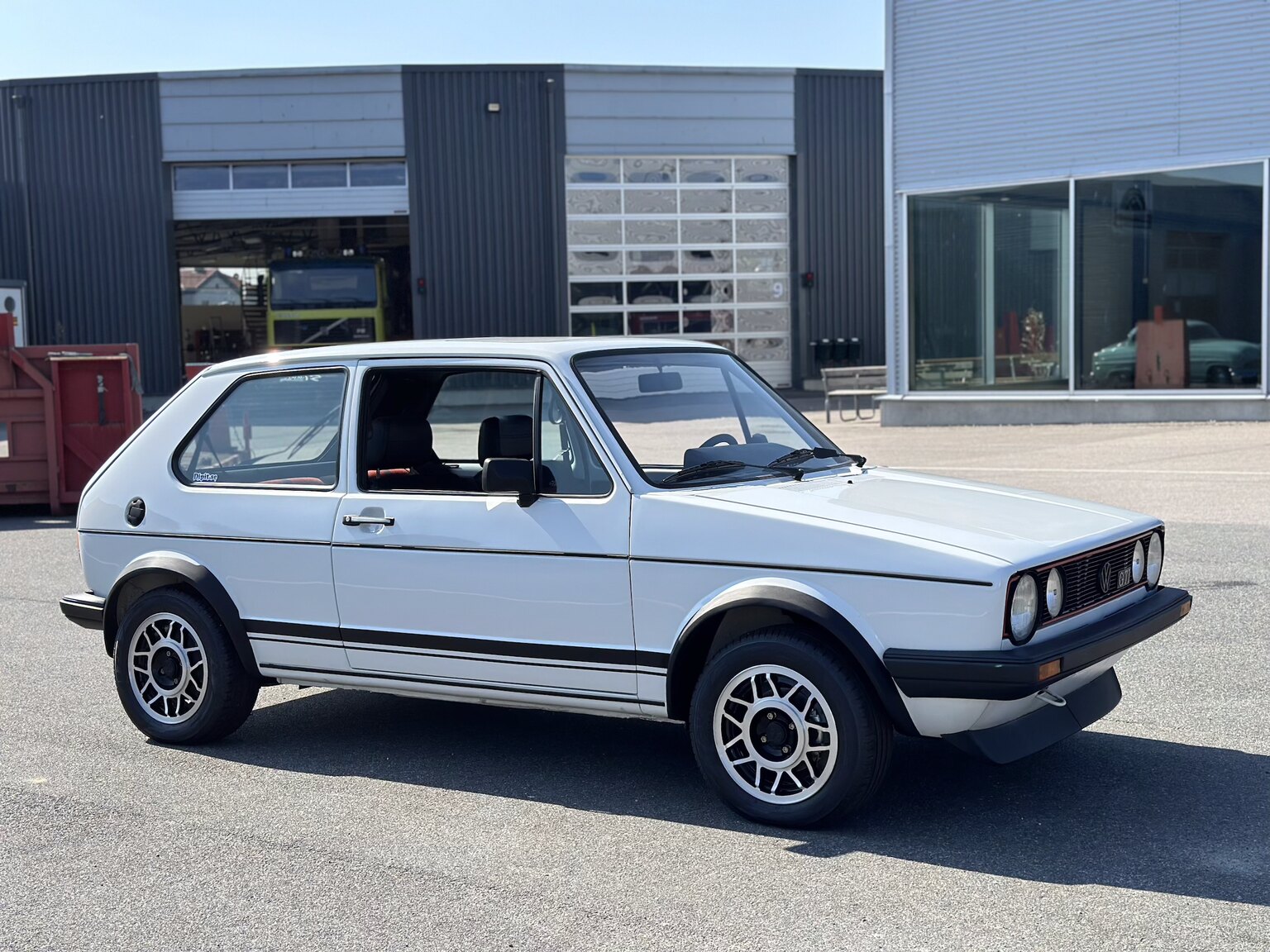 Exteriörbild på 1984 Volkswagen Golf GTI 