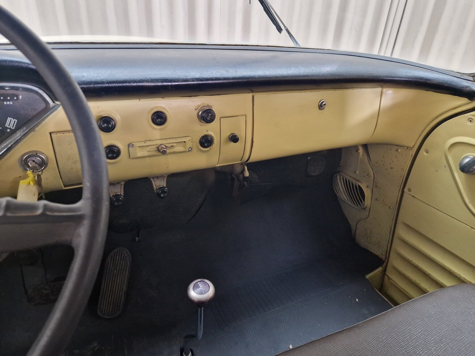Interior image of Chevrolet Apache (SÅLD PÅ PLATS) 