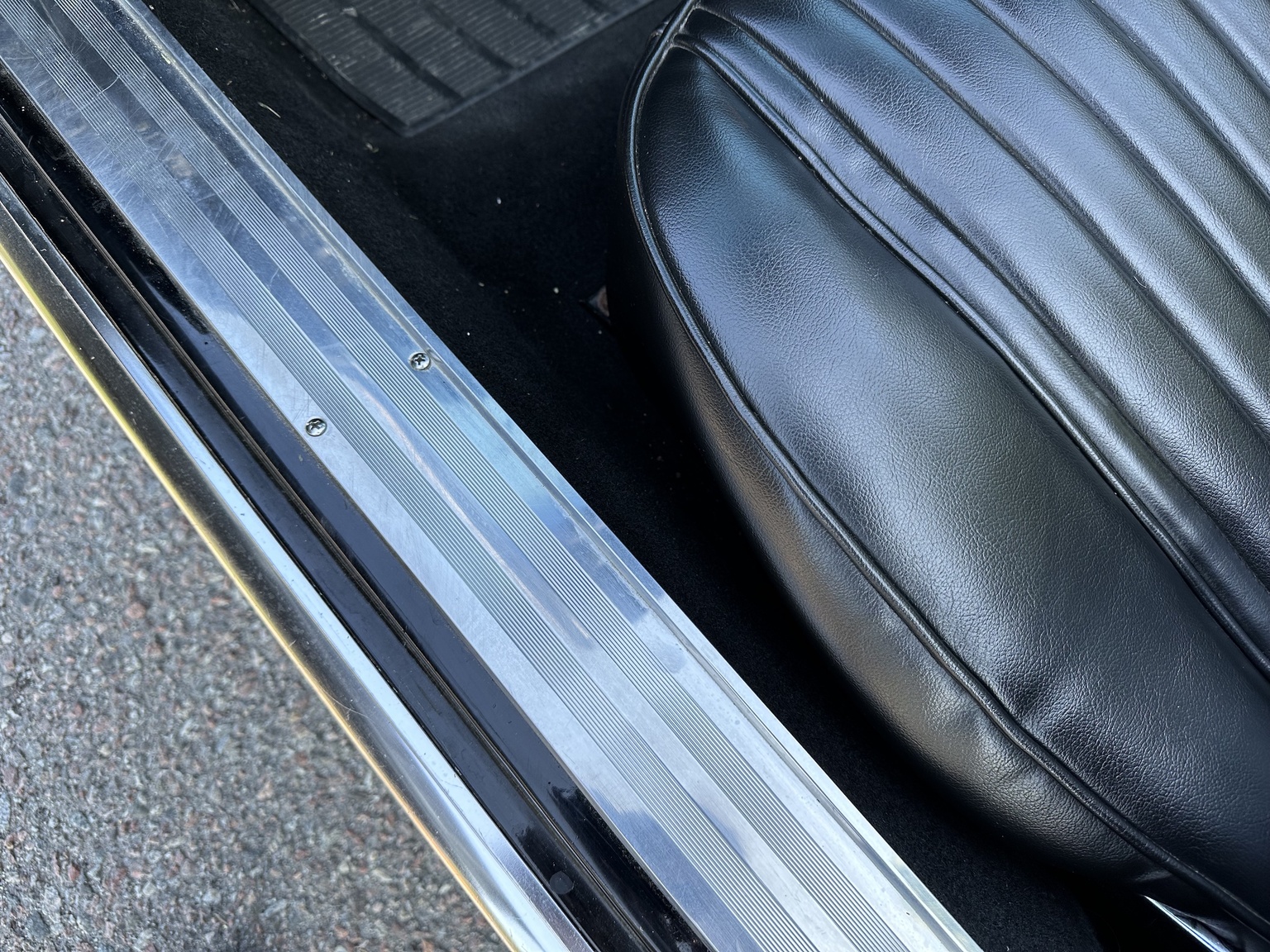 Innenraumfoto von 1964 Corvette C2 Stingray Cabriolet (6)