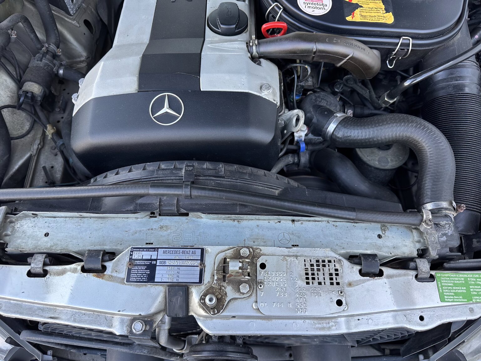 Image of 1992 Mercedes-Benz 300 CE-24 mechanics