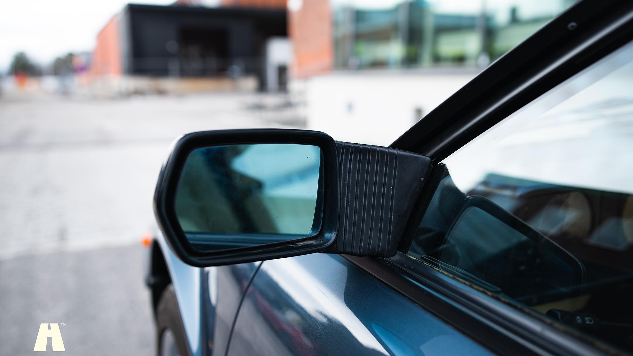 Exterior image of 1985 Ferrari Mondial Quattrovalvole Design by Pininfarina (45)