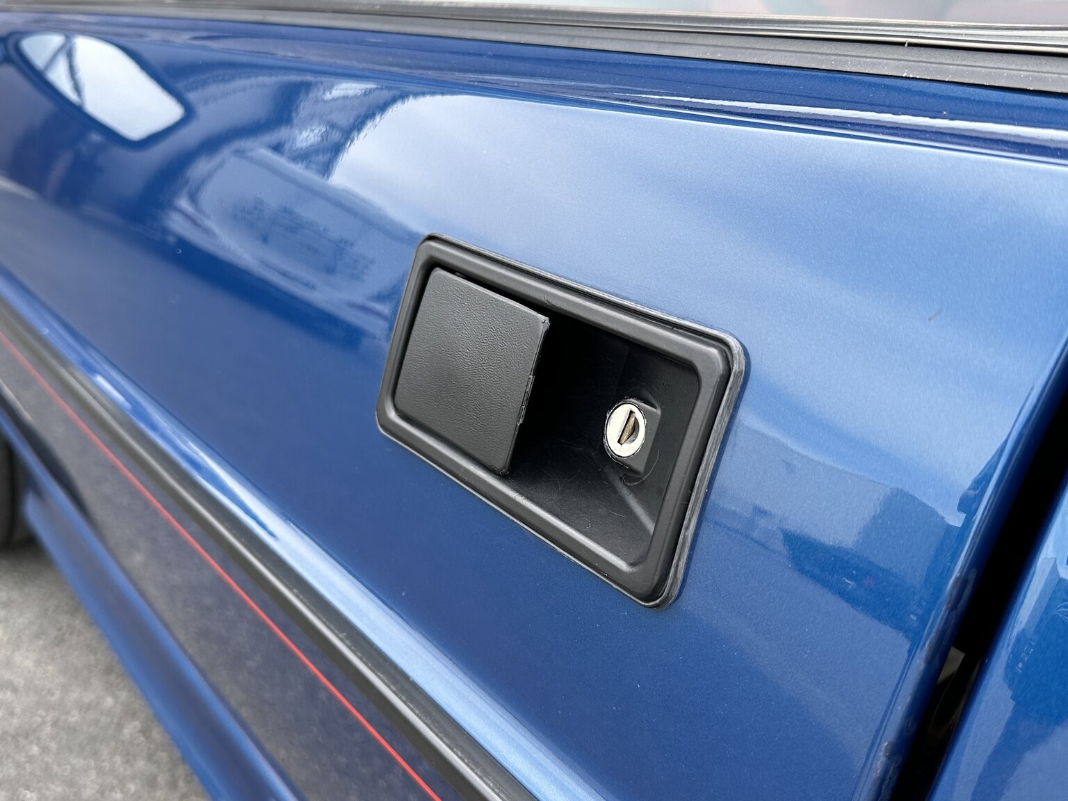 Exterior image of 1987 Lotus Esprit Turbo HCi (45)