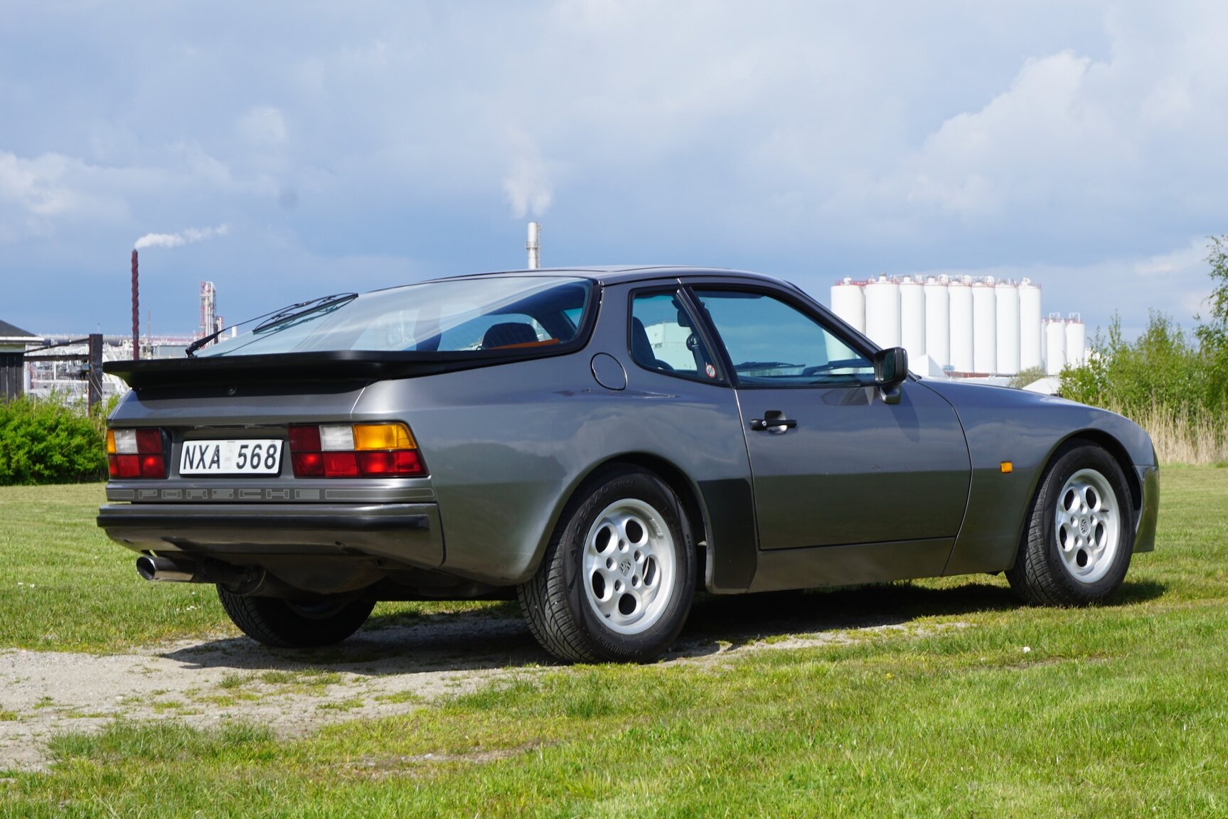 Aussenfoto 1985 Porsche 944 "NO RESERVE AUCTION"