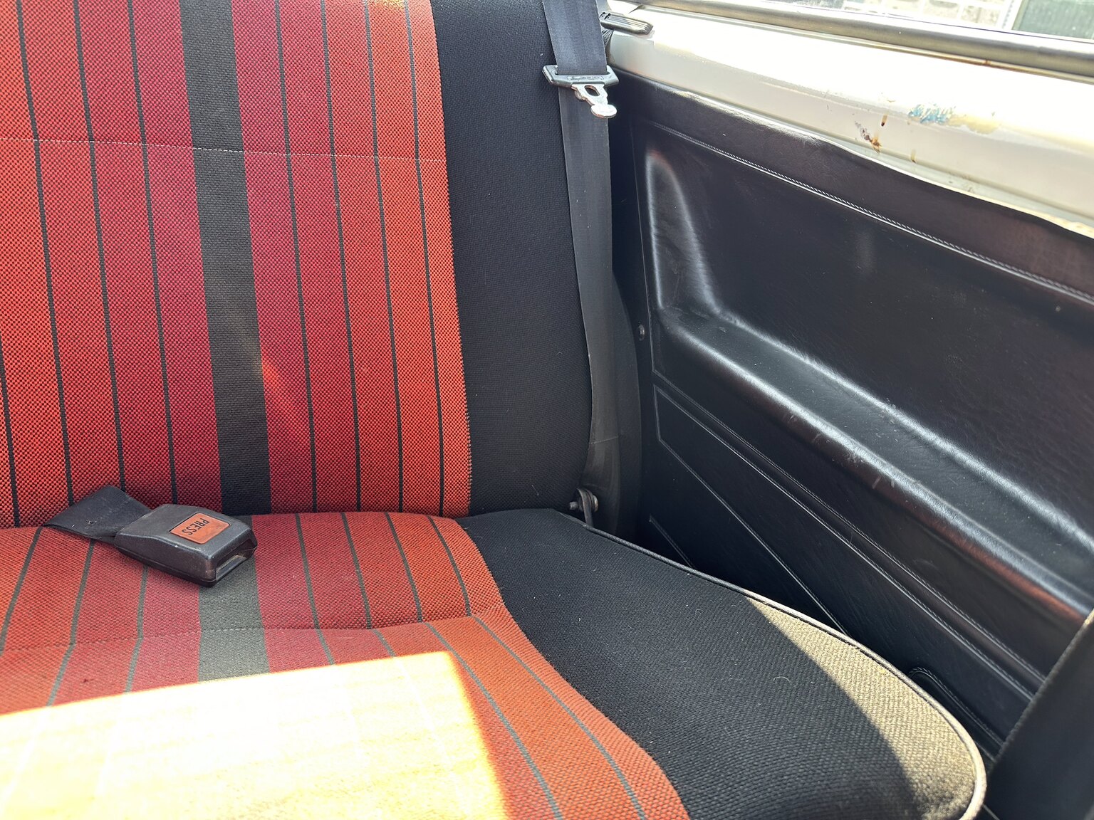 Innenraumfoto von 1983 Volkswagen Golf GTI