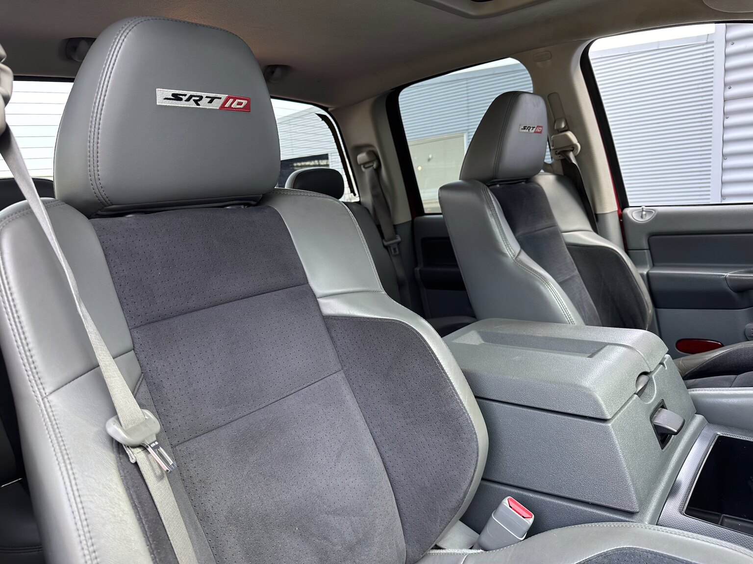 Innenraumfoto von 2006 Dodge Ram SRT10