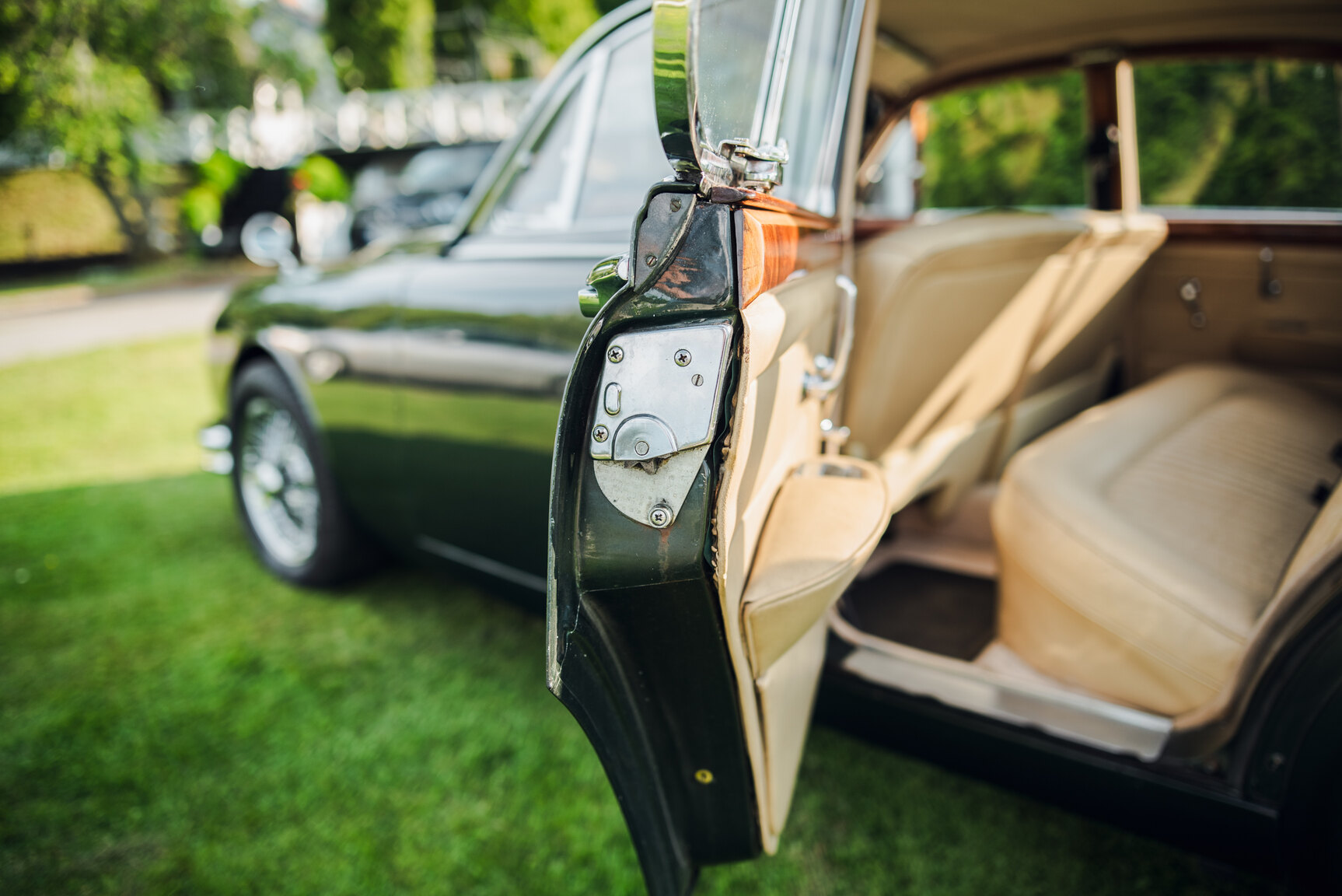 Interior image of 1965 Daimler 250 V8