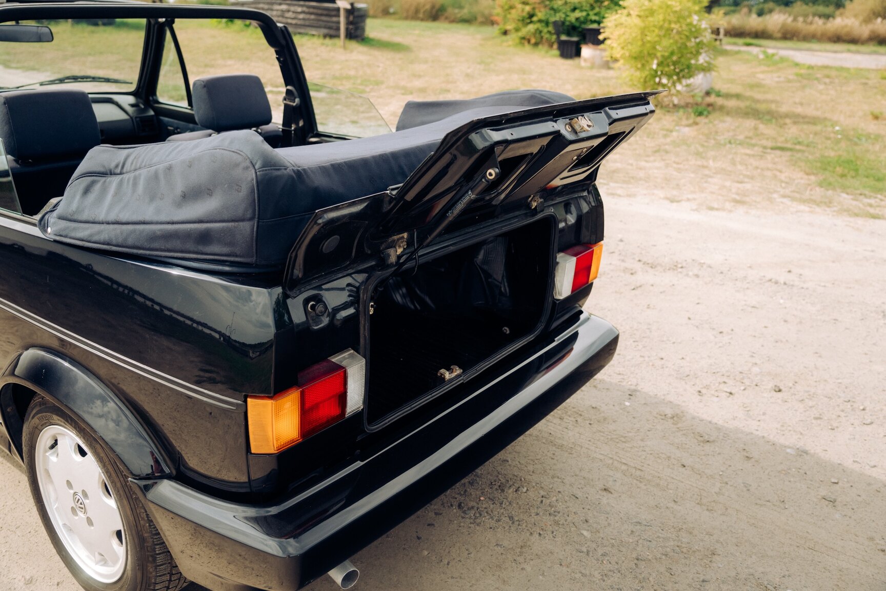Interiörbild 1991 VW Golf Cabriolet "Etienne Aigner Edition"