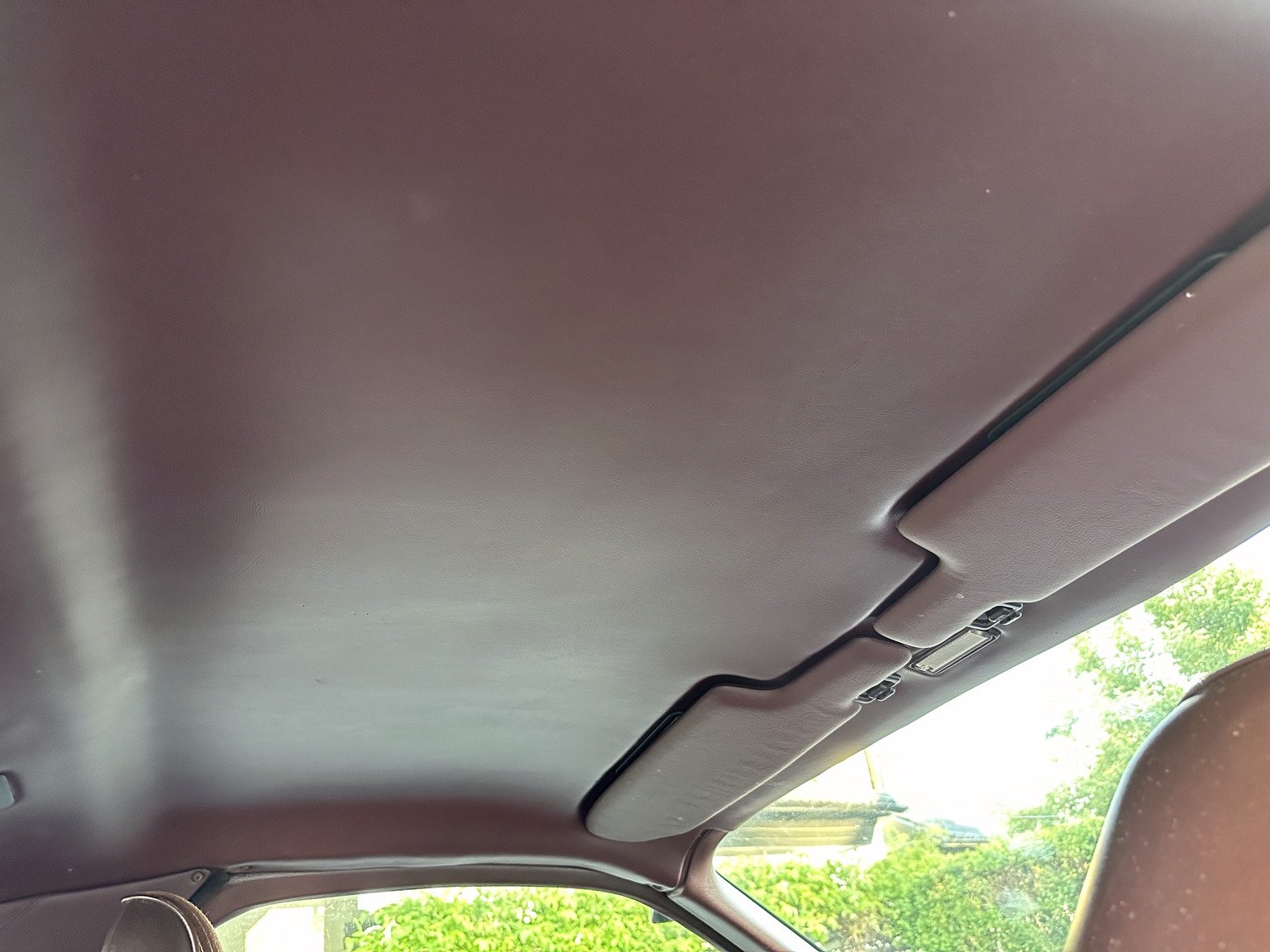 Interior image of 1985 Porsche 928 (40)