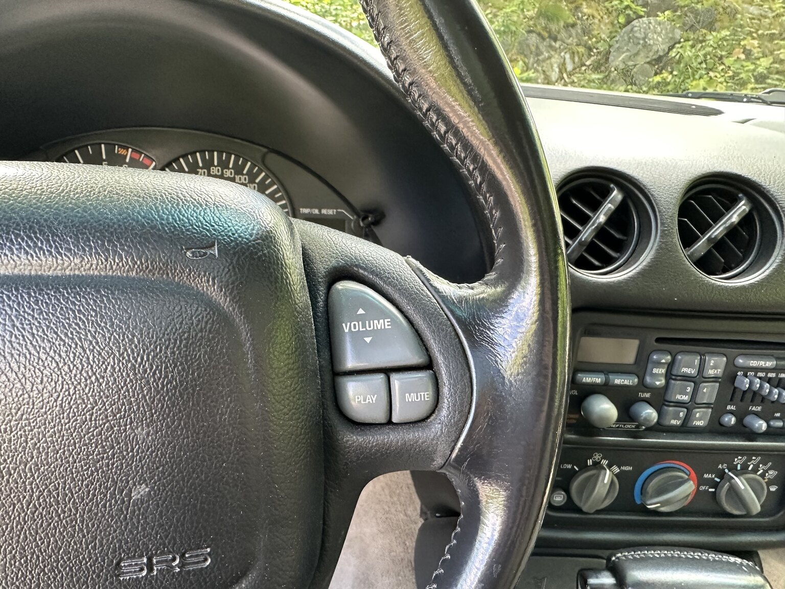 Innenraumfoto von 2000 Pontiac TransAm Firebird (21)