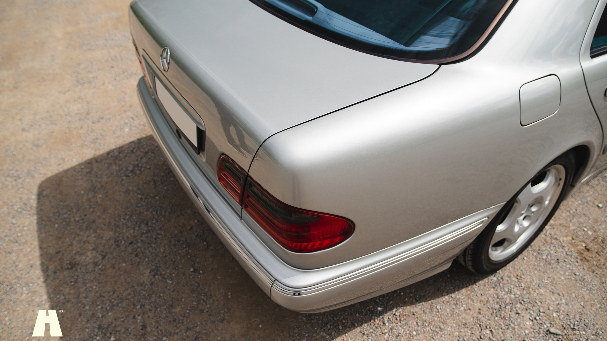 Exterior image of 2000 Mercedes E430