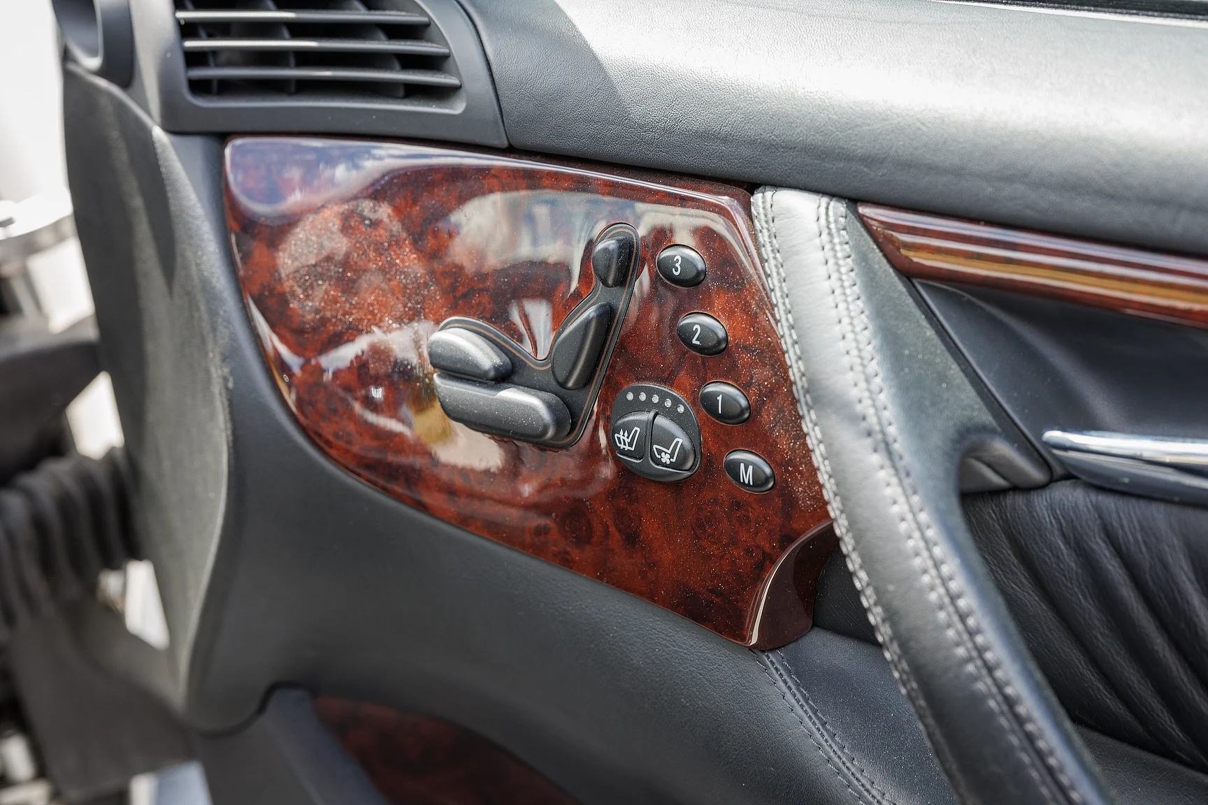 Interiörbild 2000 Mercedes-Benz CL 600 (73)