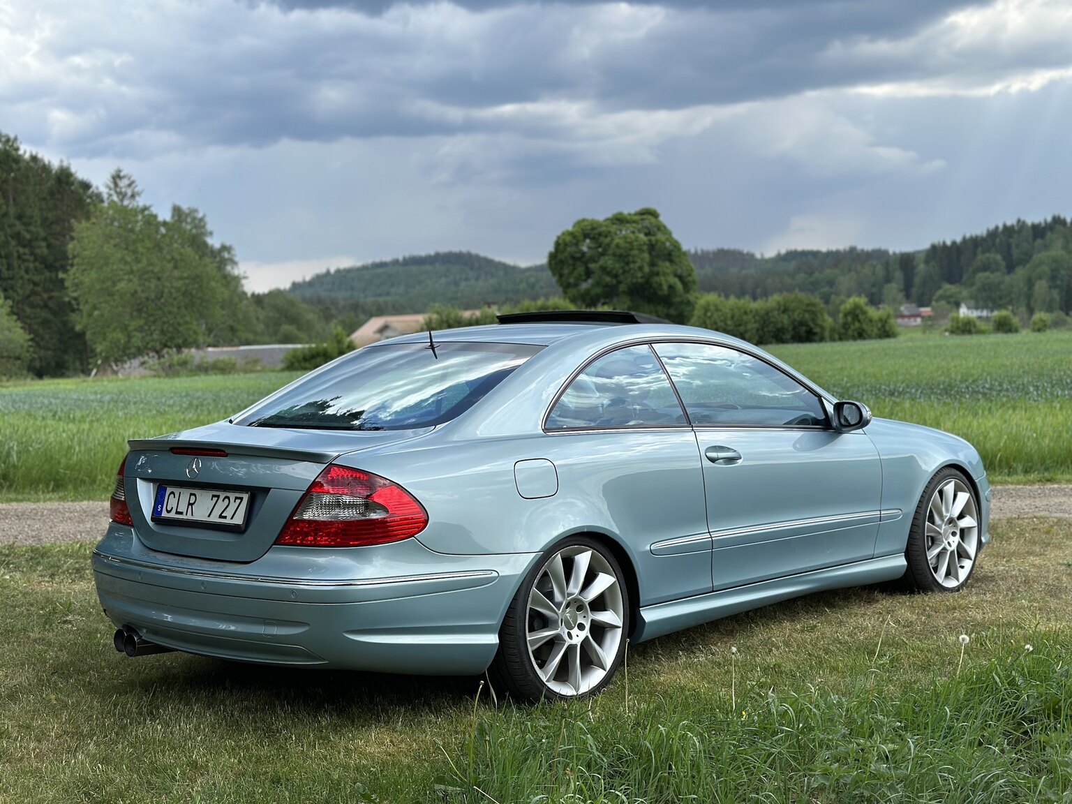 Exteriörbild på 2003 Mercedes CLK 500 (6)