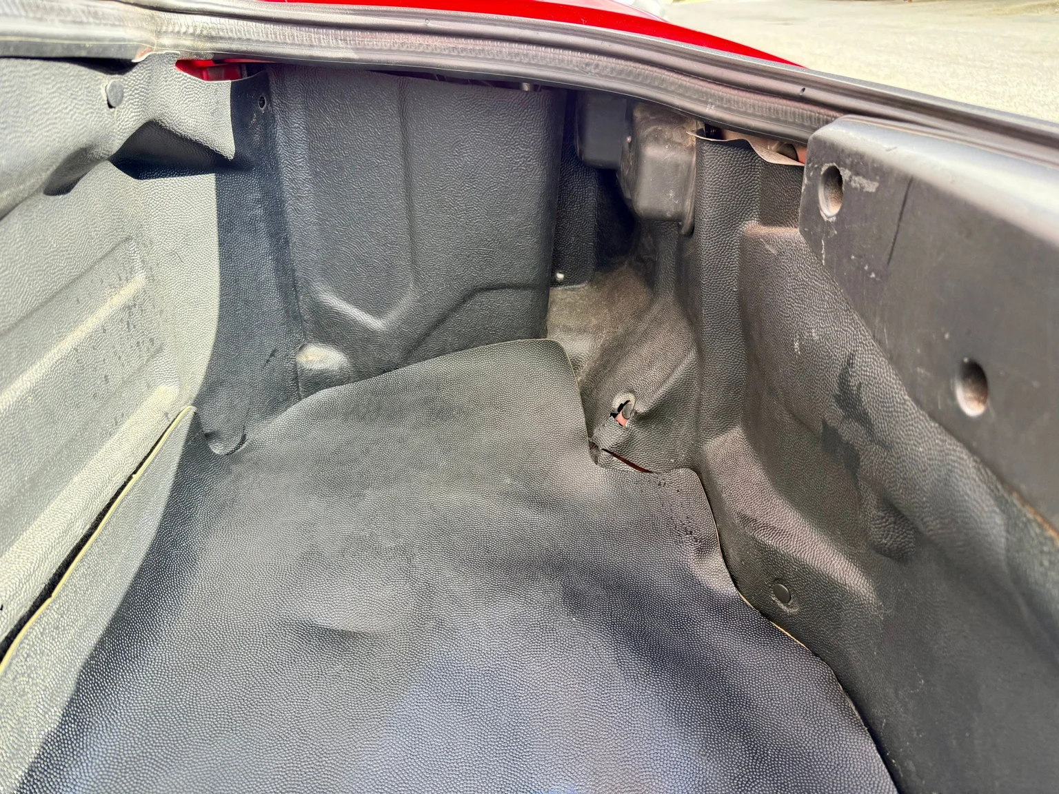 Interior image of 1999 Fiat Barchetta cab. (56)