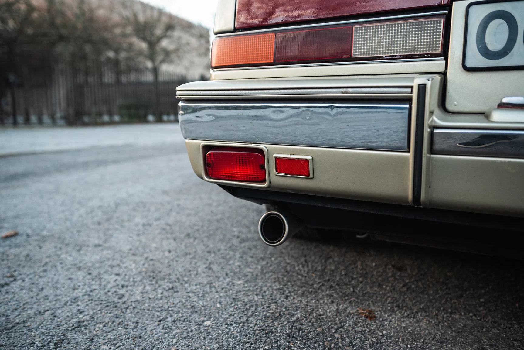 Exterior image of 1989 Cadillac Seville (29)