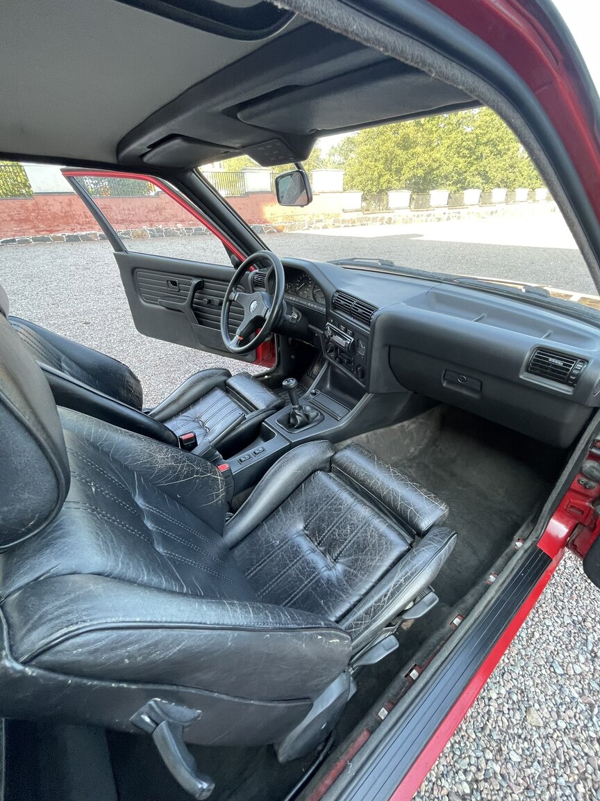 Interiörbild 1987 BMW 320i