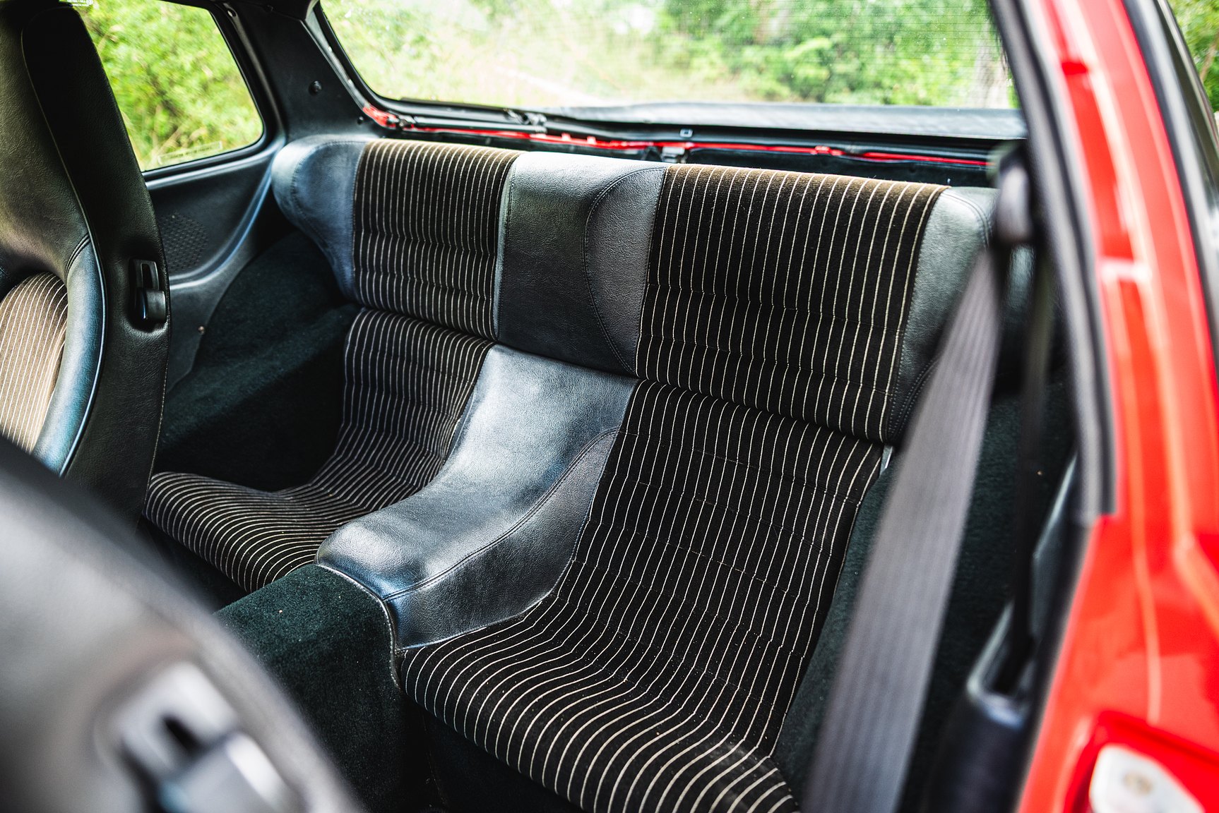 Interior image of 1988 Porsche 944