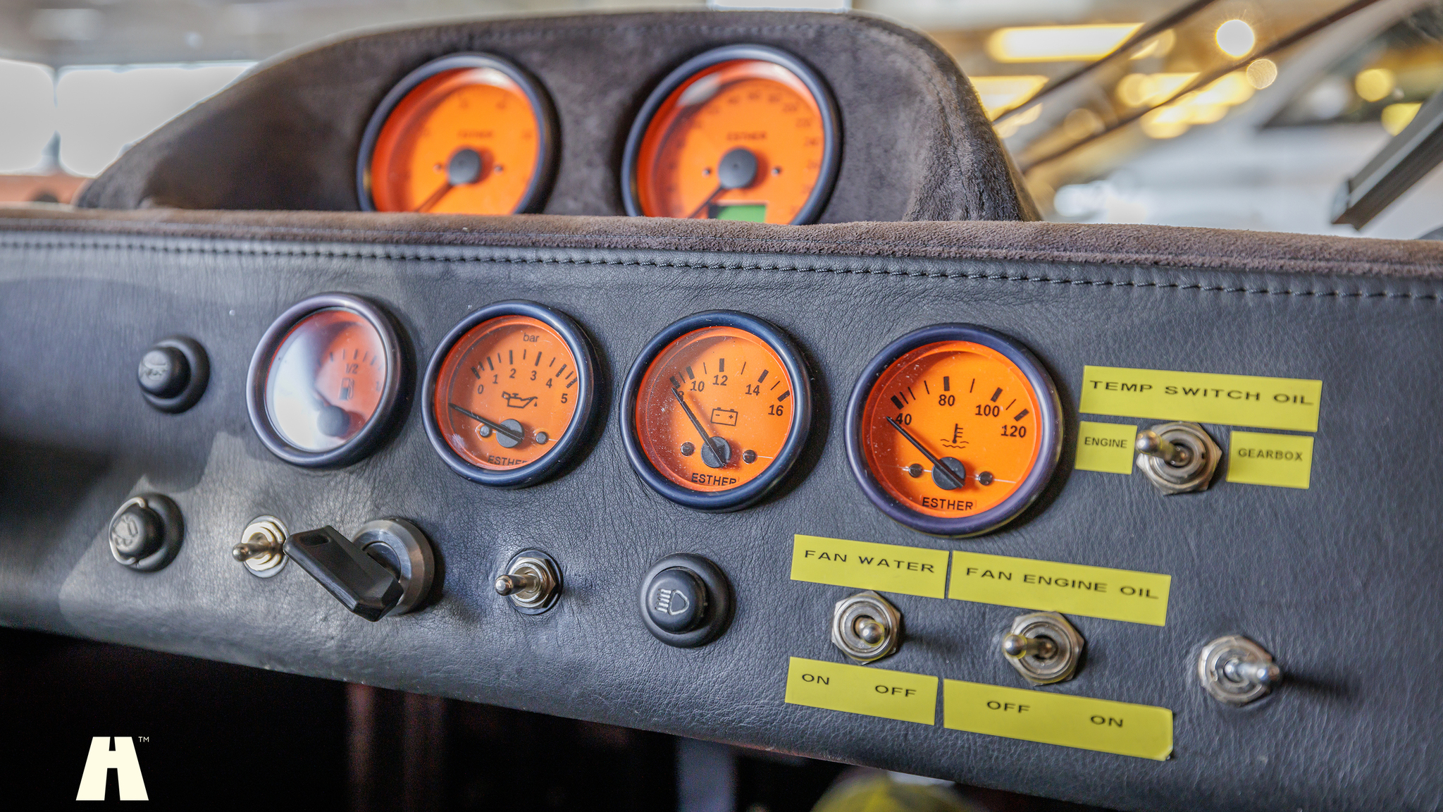 Interior image of 2006 Ultima GTR (20)