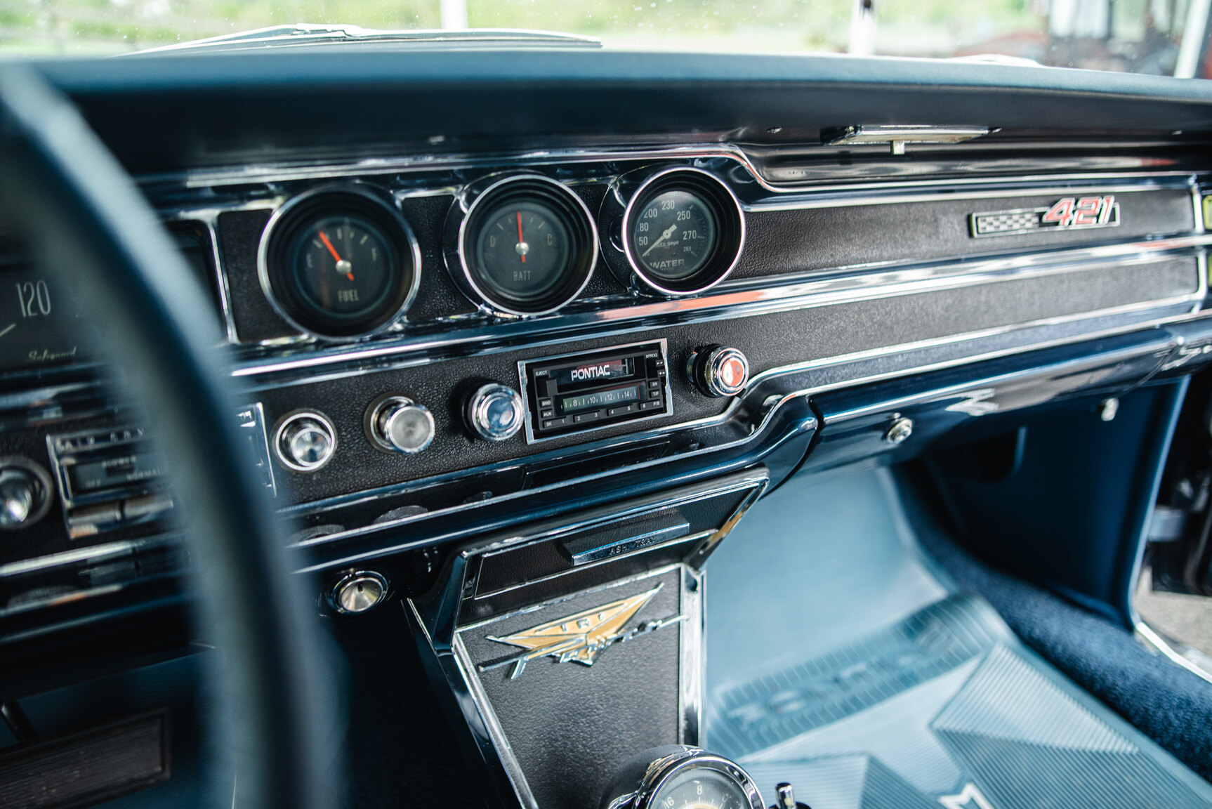 Interior image of 1965 Pontiac Catalina 421 Tripower-Pack 2+2