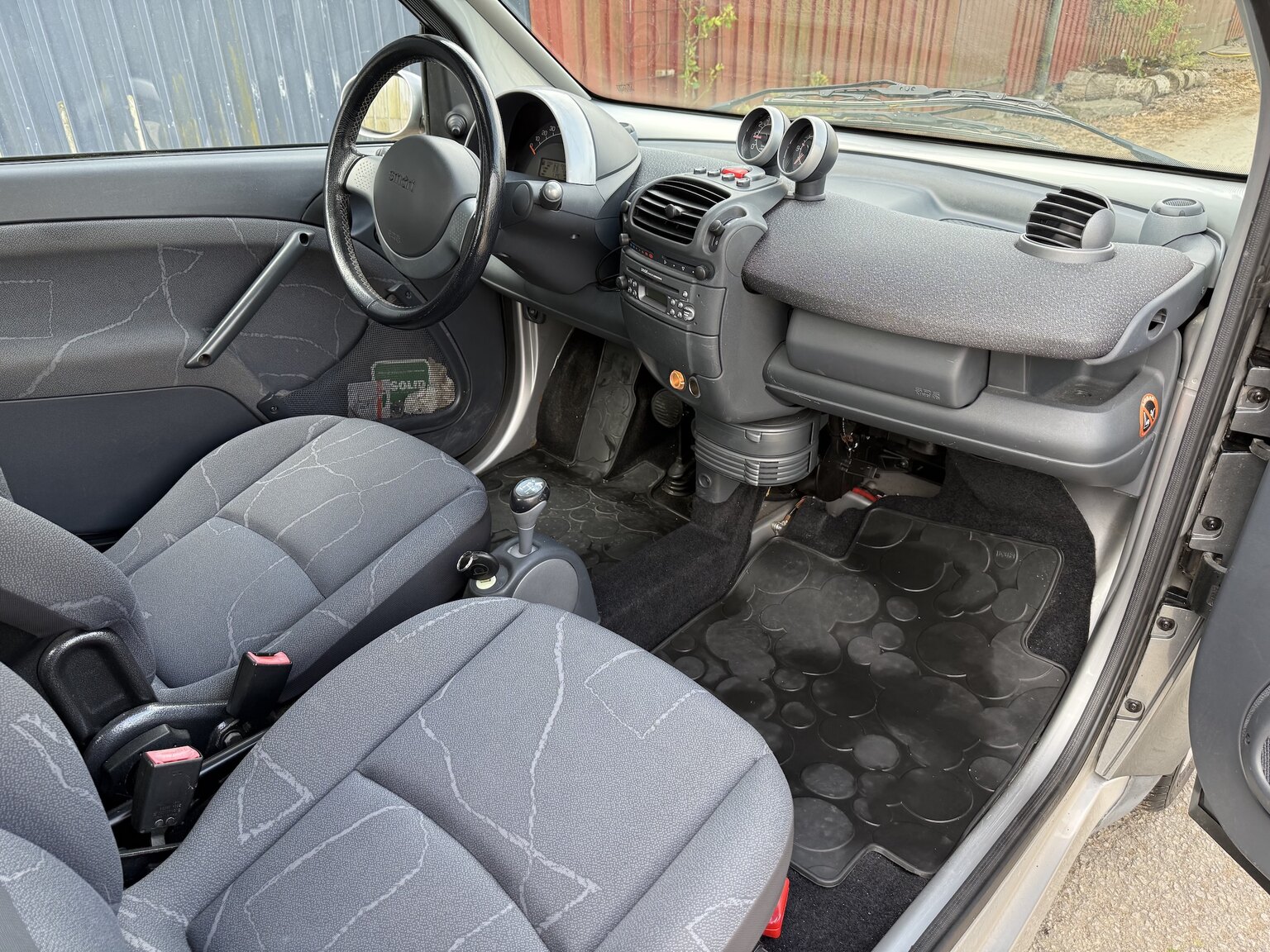 Interior image of 2005 Smart Fortwo 0.7