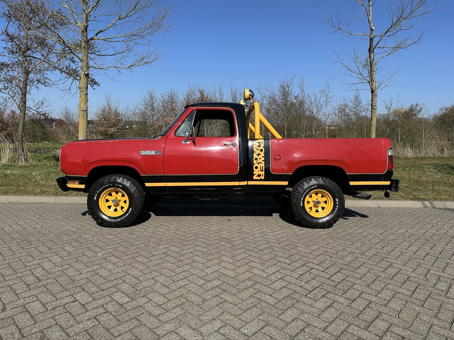 Exterior image of 1979 Dodge Power Wagon Macho