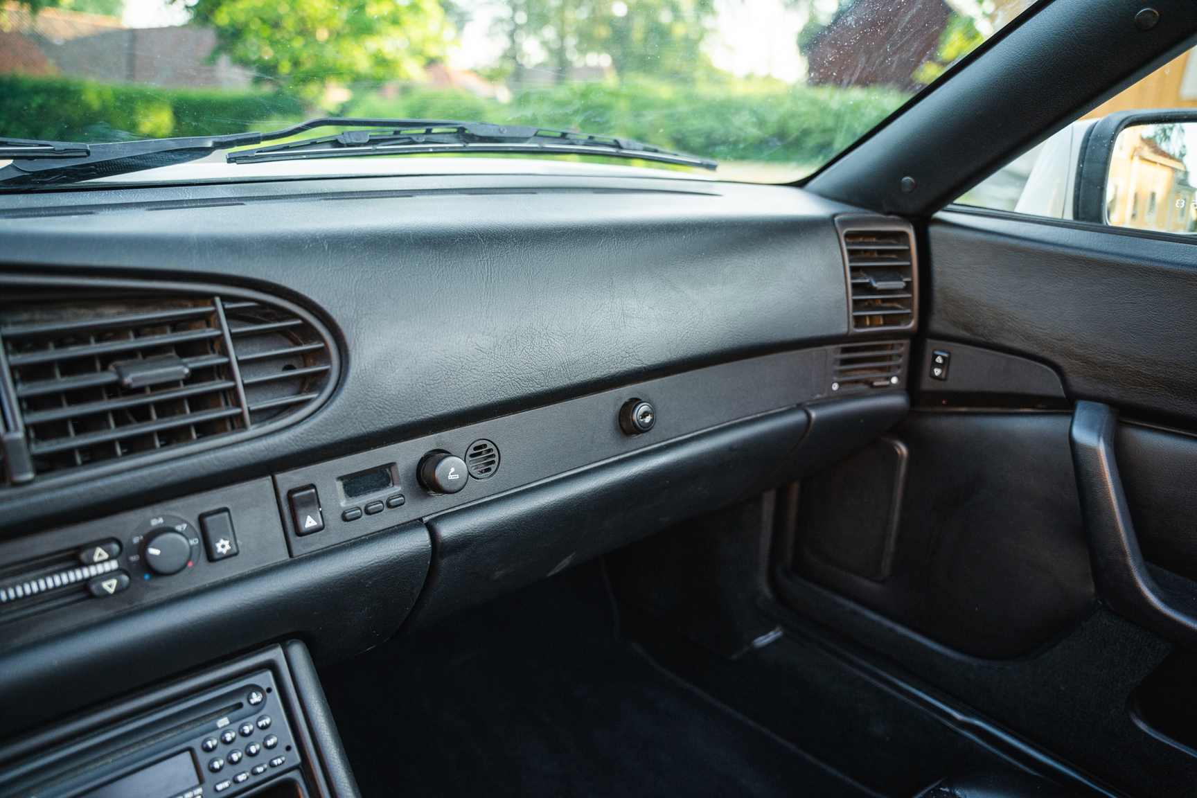 Innenraumfoto von 1991 Porsche 944 Turbo Cabriolet