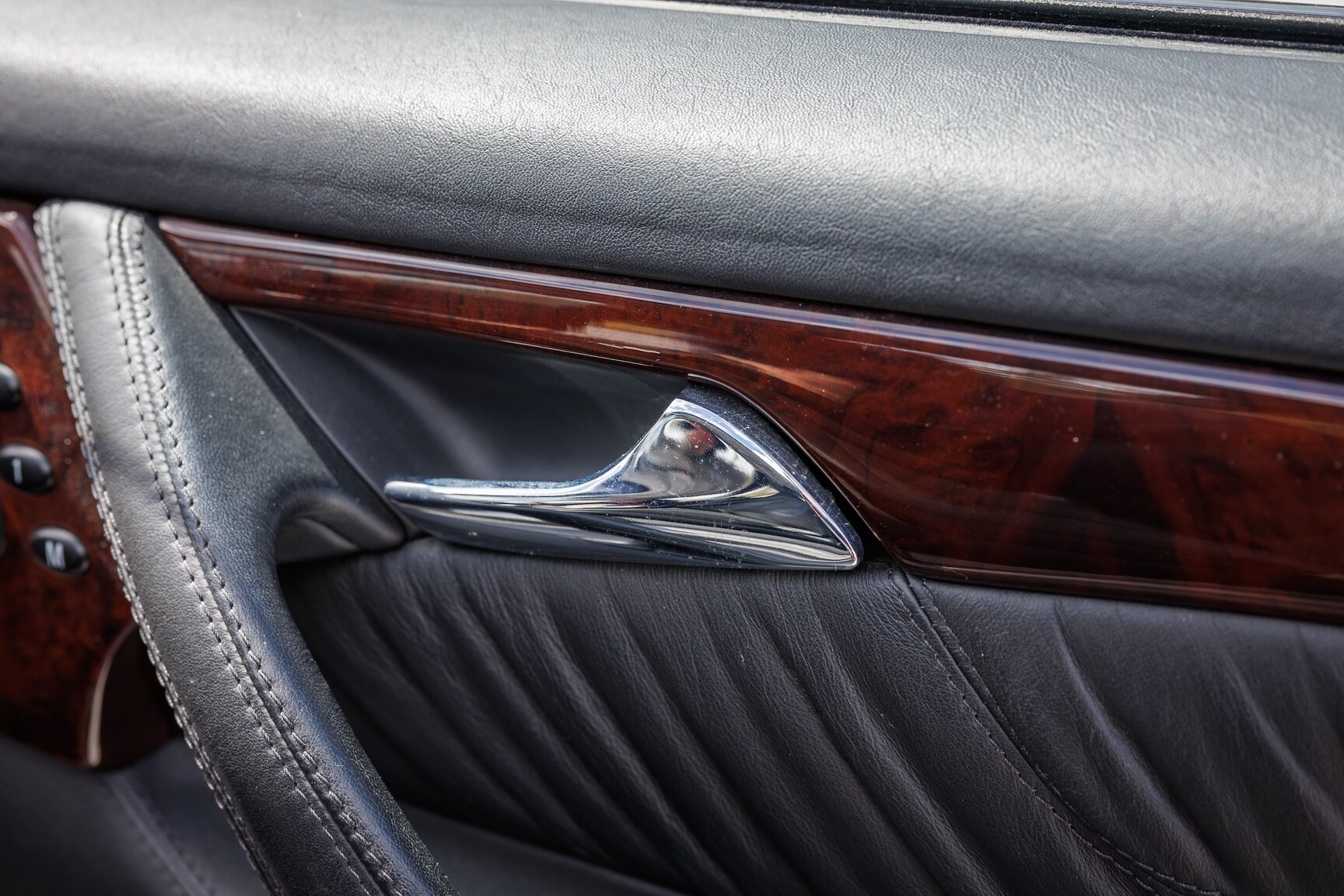 Innenraumfoto von 2000 Mercedes-Benz CL600