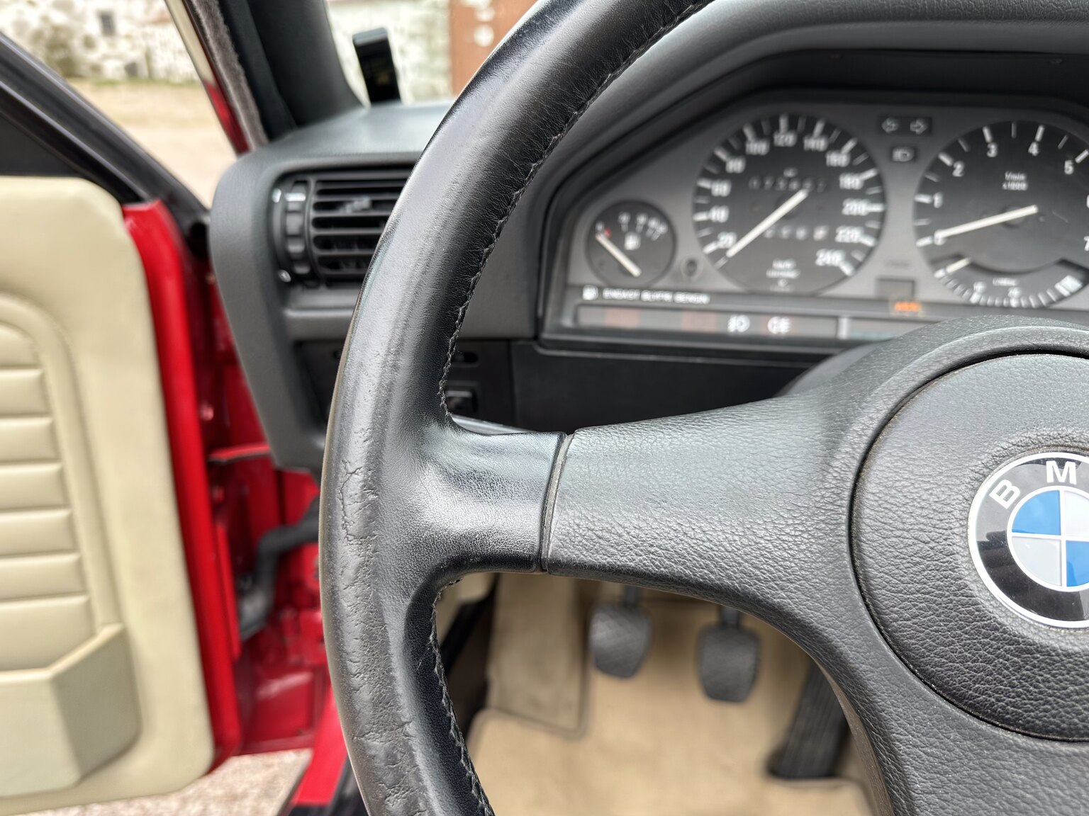 Innenraumfoto von 1987 BMW 325i Convertible (21)