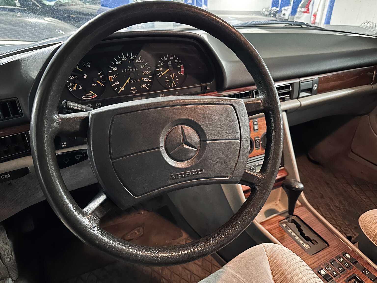 Interiörbild 1985 Mercedes-Benz 500 SEL