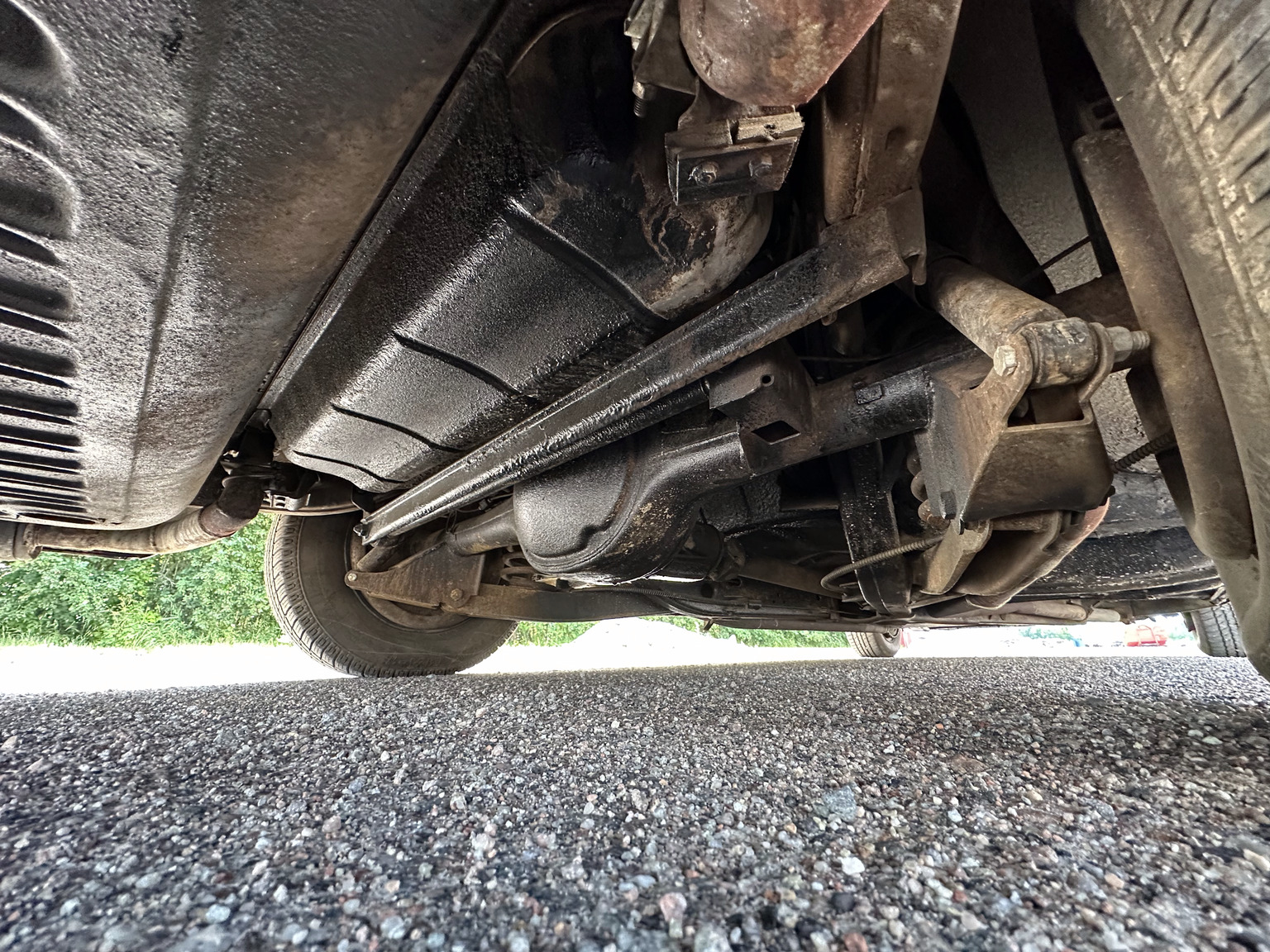 Image of 1961 Buick Electra 225 cab (48) mechanics