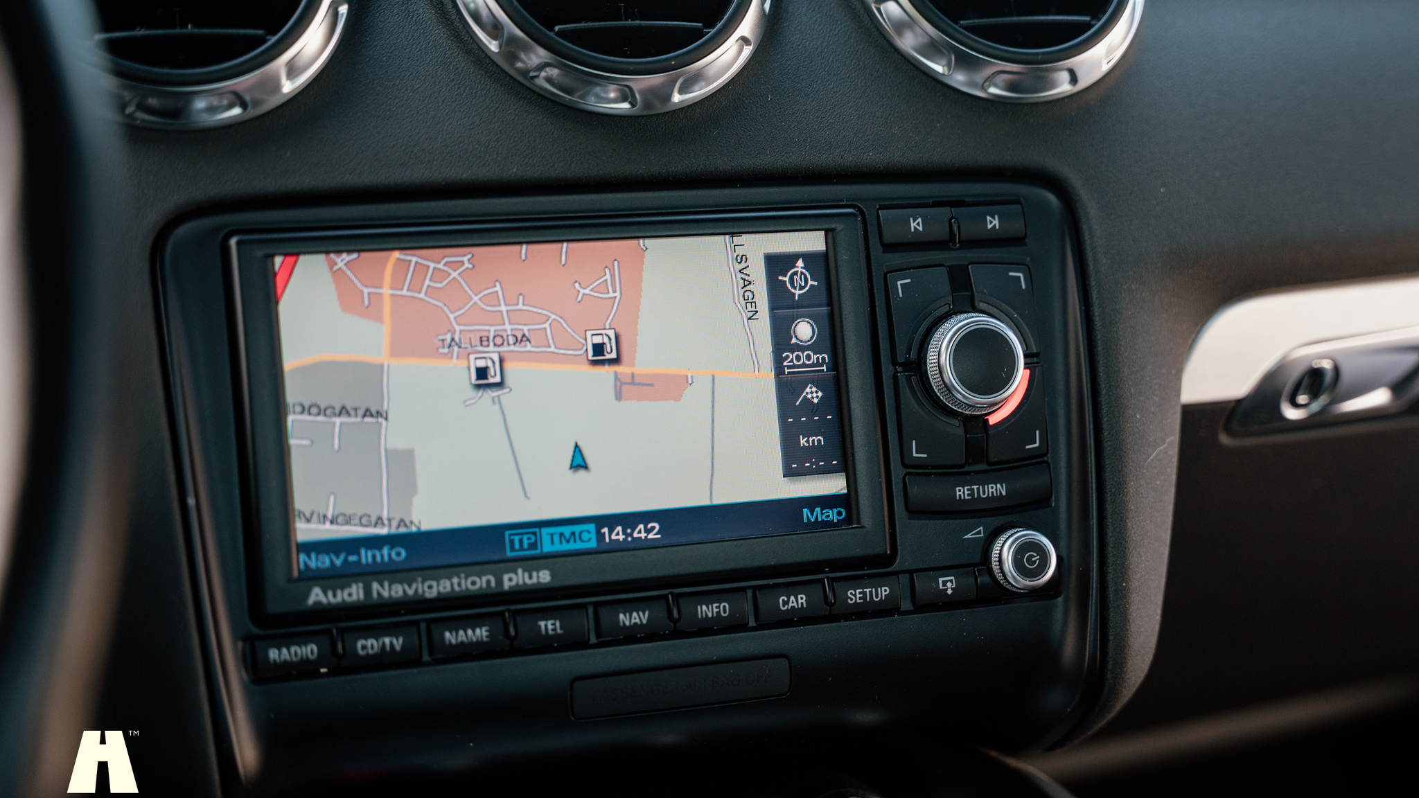 Interior image of 2009 Audi TTS (22)