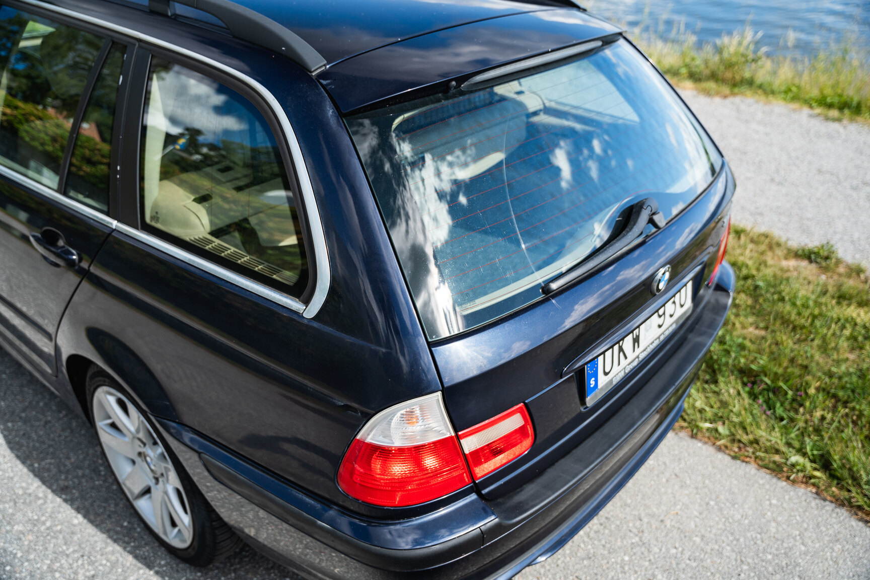 Exteriörbild på 2003 BMW 320i Touring