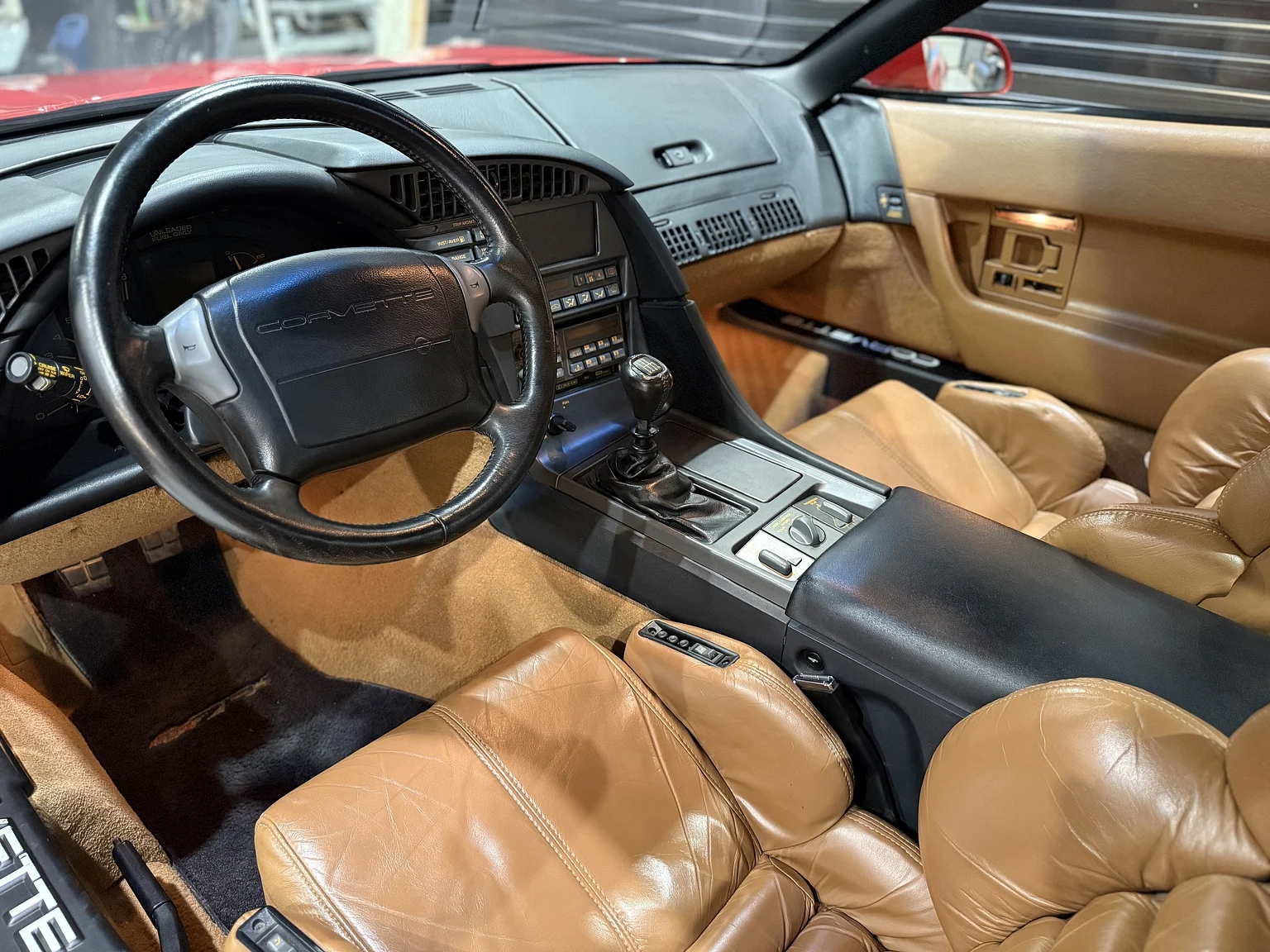 Innenraumfoto von 1990 Chevrolet Corvette ZR-1 (13)