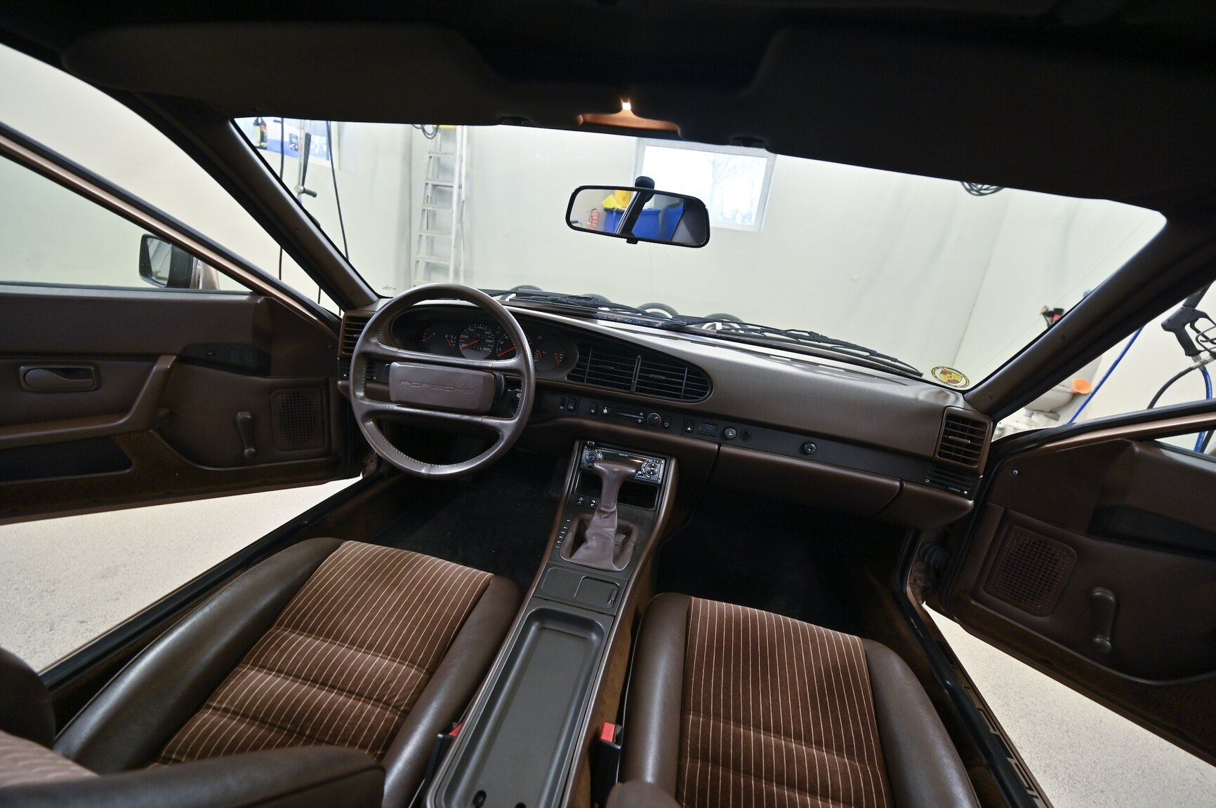 Innenraumfoto von 1987 Porsche 944 Automat