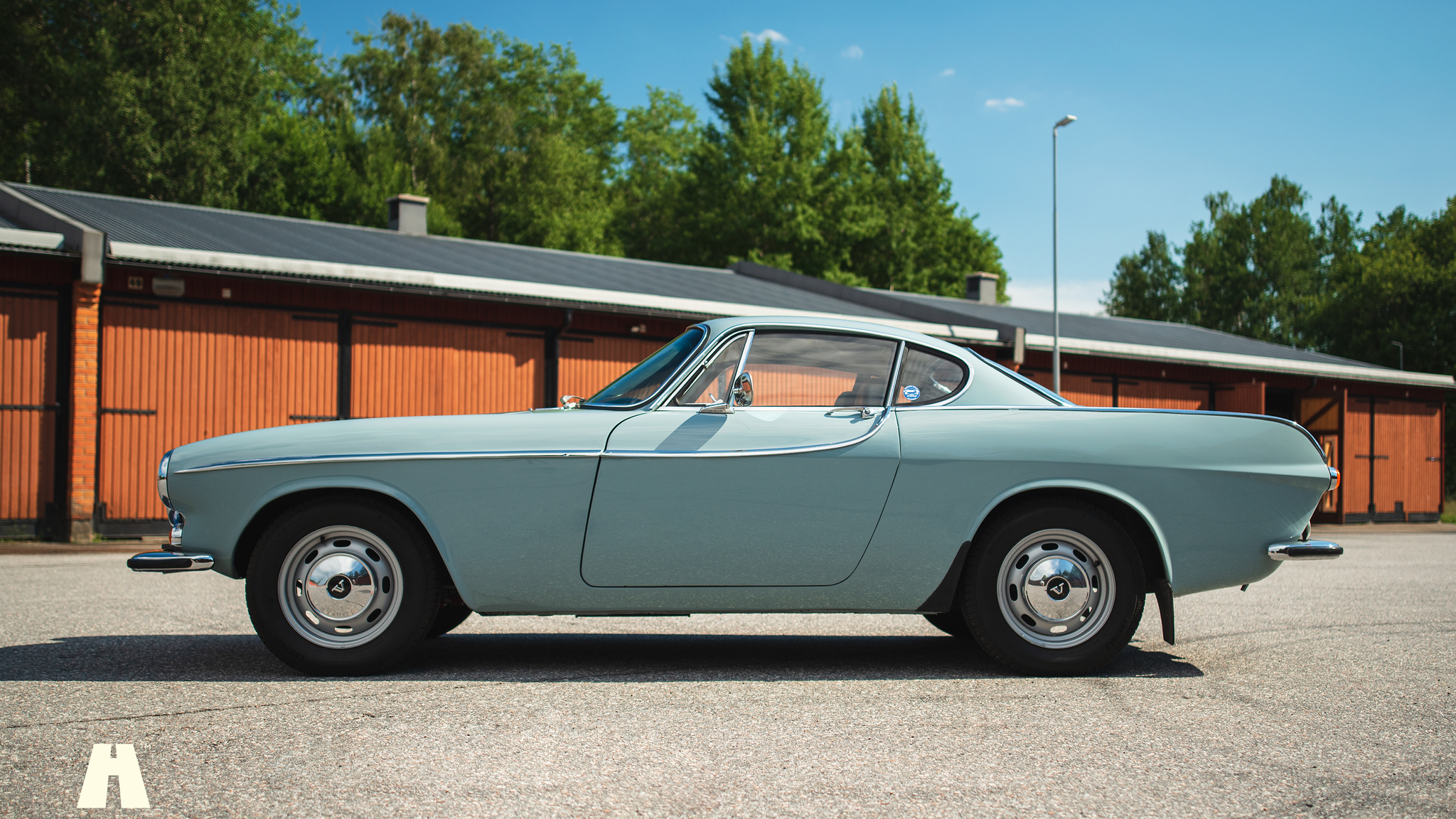 Exterior image of 1966 Volvo P1800 S (2)