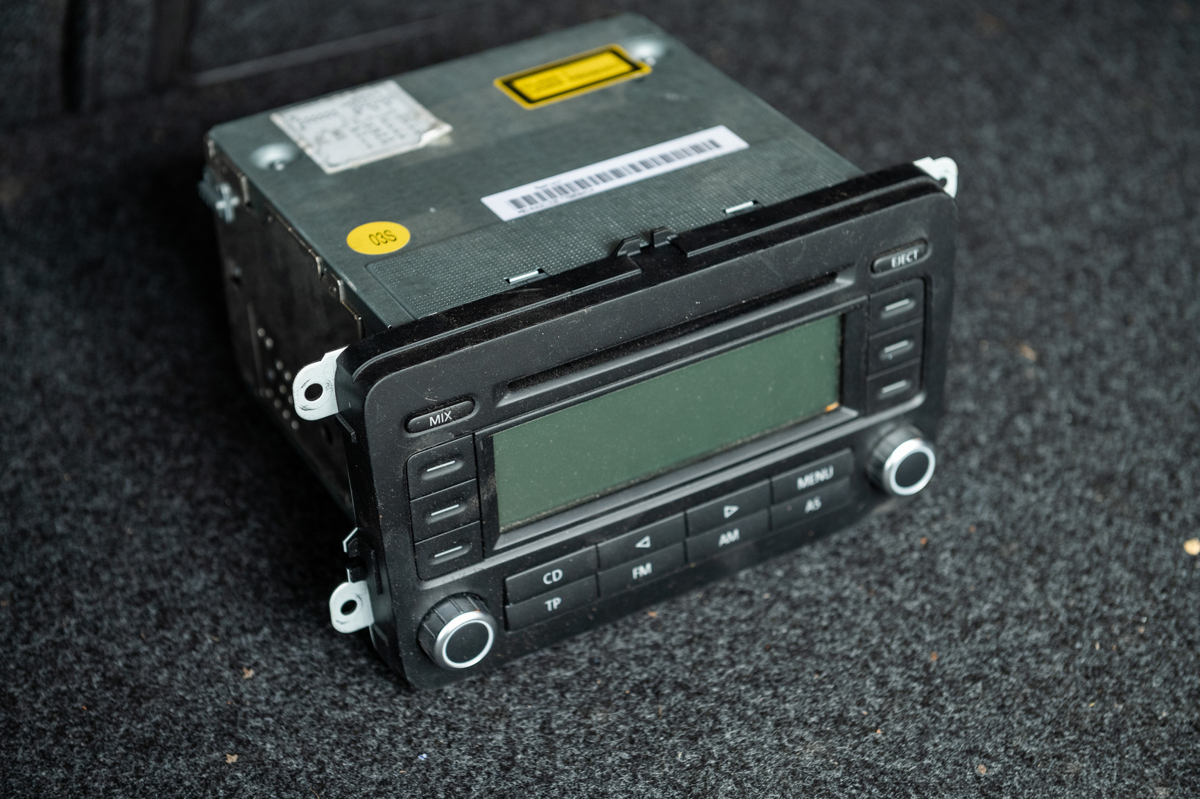 Innenraumfoto von 2006 Volkswagen Golf R32 (38)