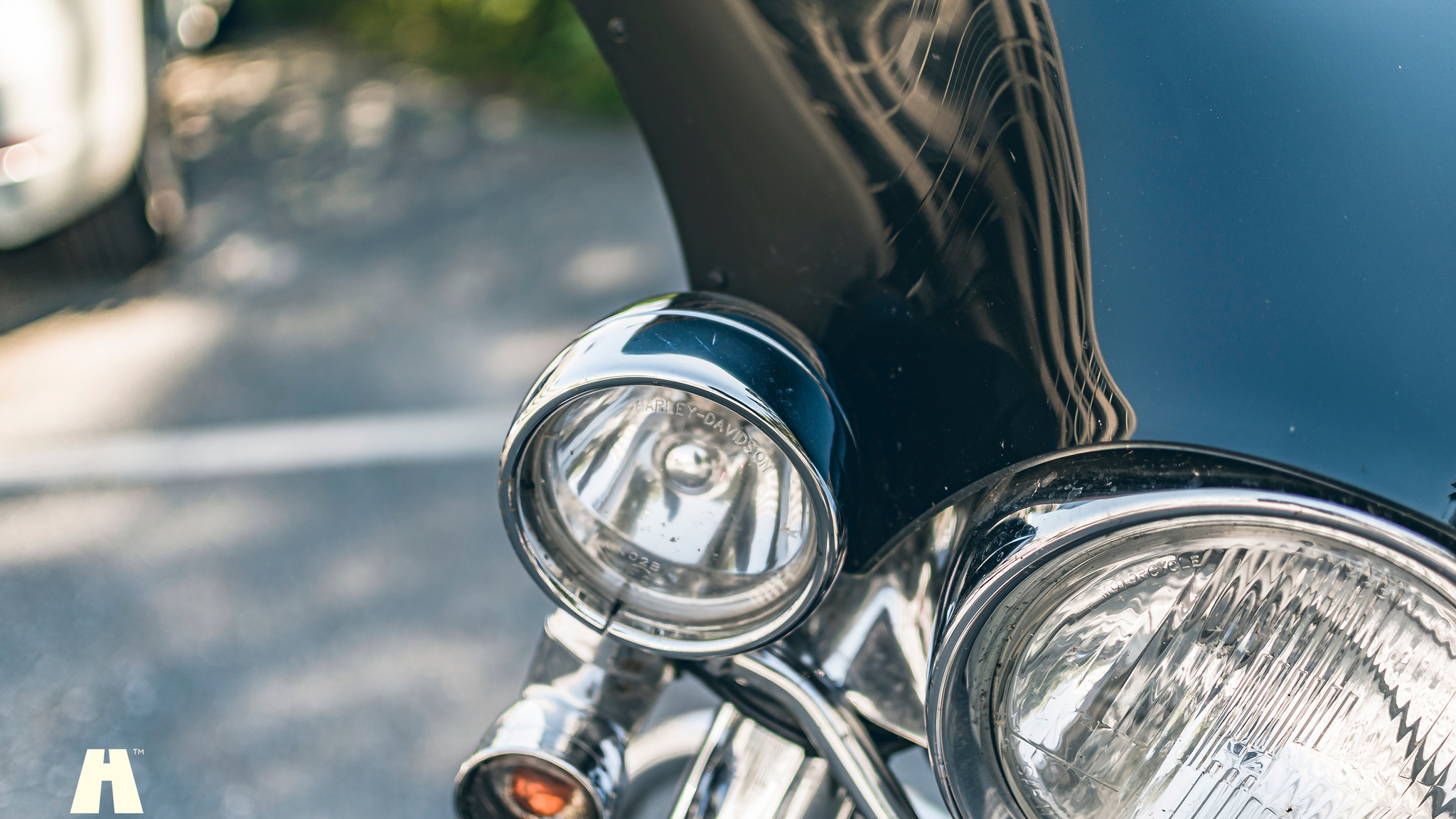 Exterior image of 2000 Harley Davidson Heritage Softail Classic (21)