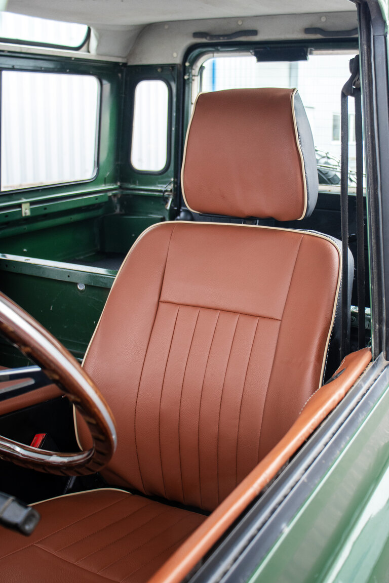 Innenraumfoto von 1996 Land Rover Defender 90 300TDi (22)