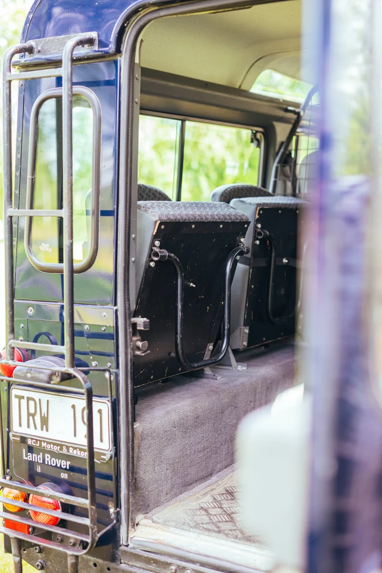 Innenraumfoto von 2002 Land Rover Defender 110 Kombi Td5 (48)
