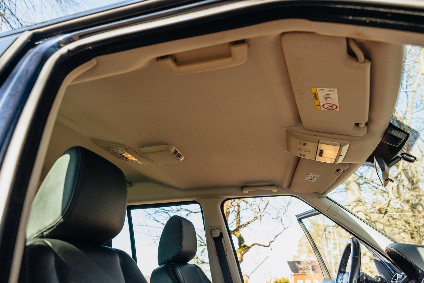 Innenraumfoto von 2015 Land Rover Discovery 3.0 TDV6