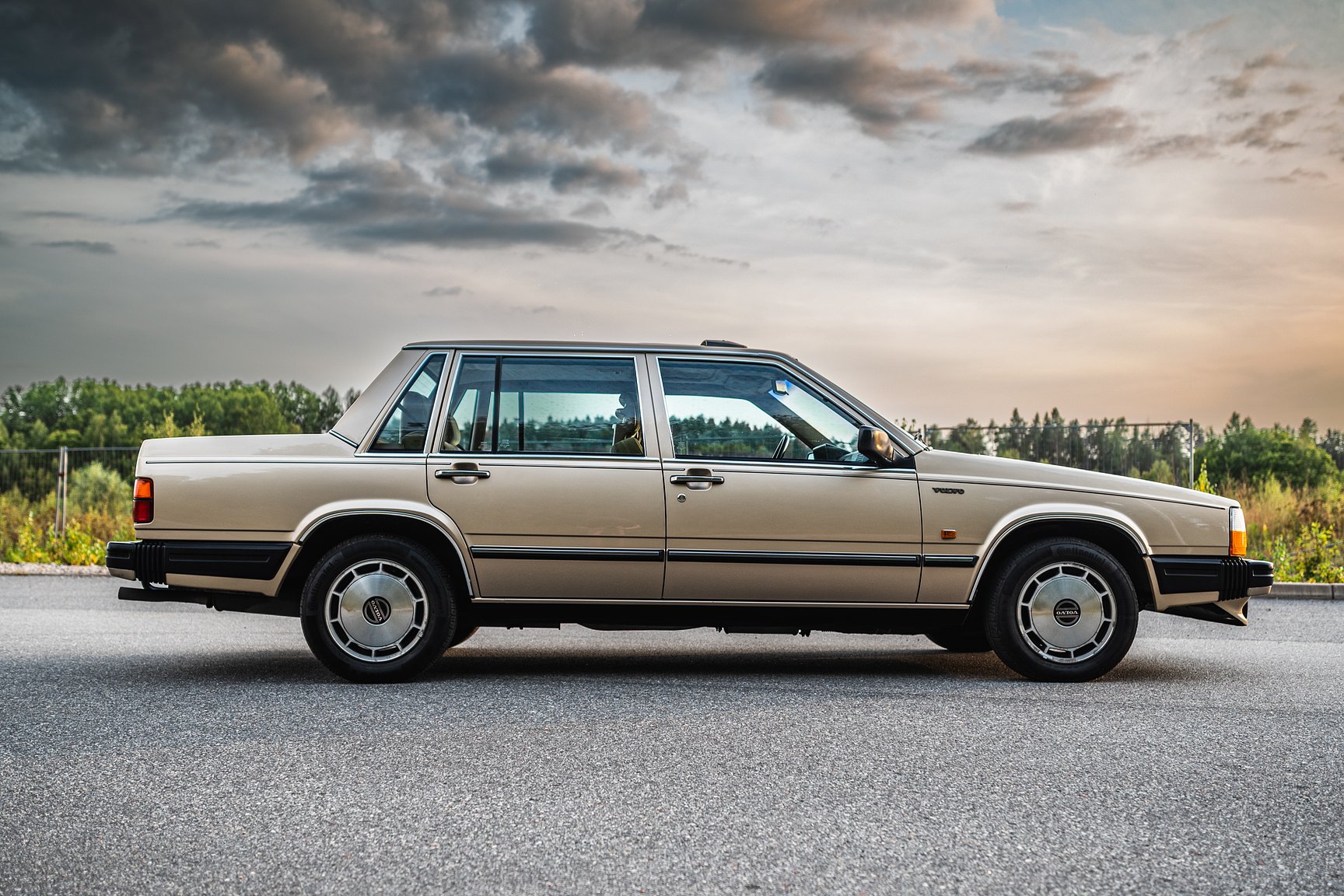 Exterior image of 1986 Volvo 760 GLE 2.8 V6 Automatisk