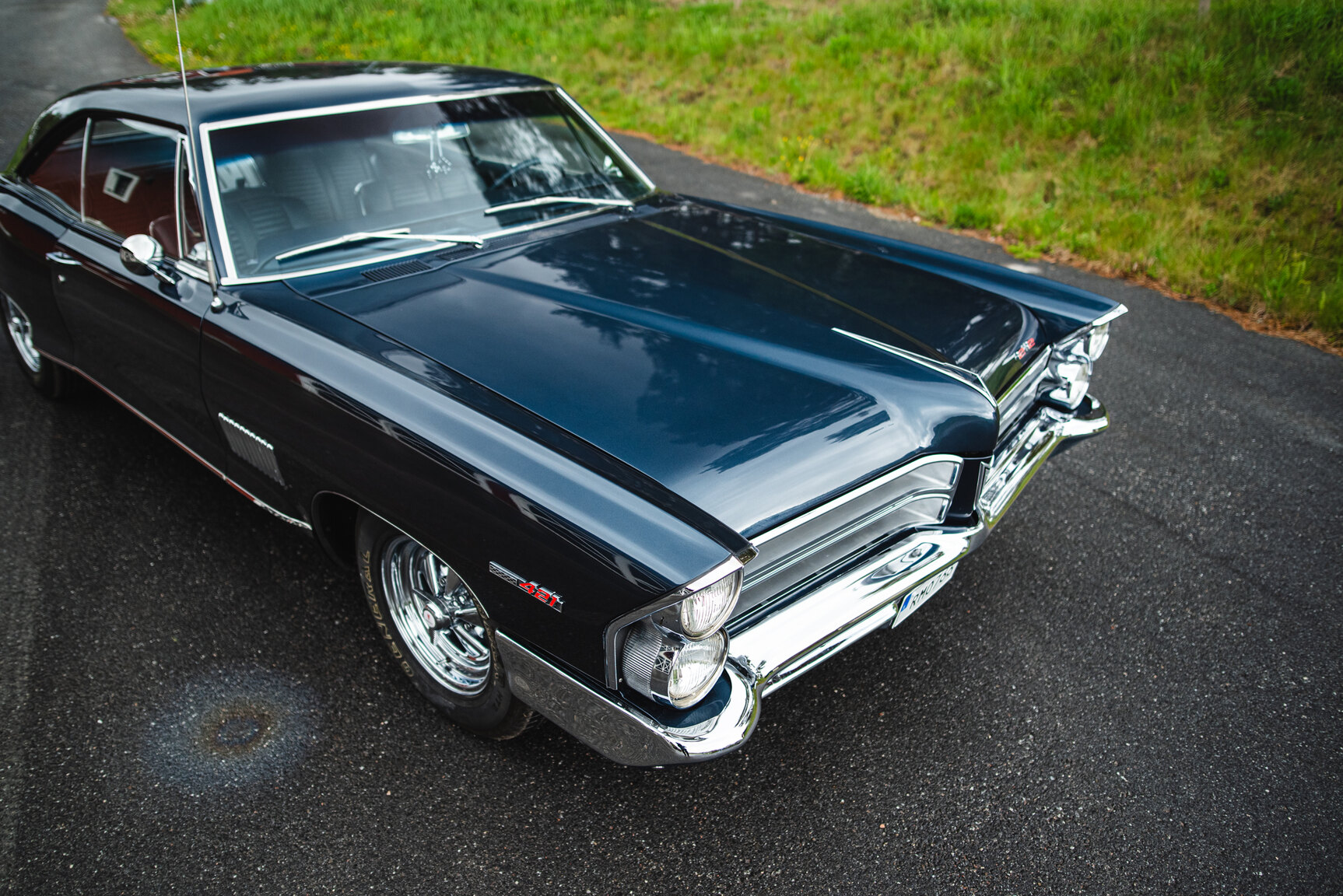 Exterior image of 1965 Pontiac Catalina 421 Tripower-Pack 2+2