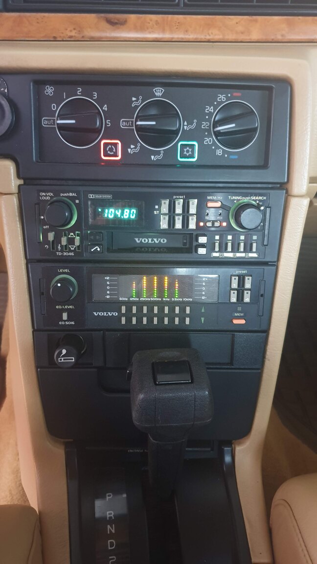Interiörbild 1990 Volvo 780 Bertone