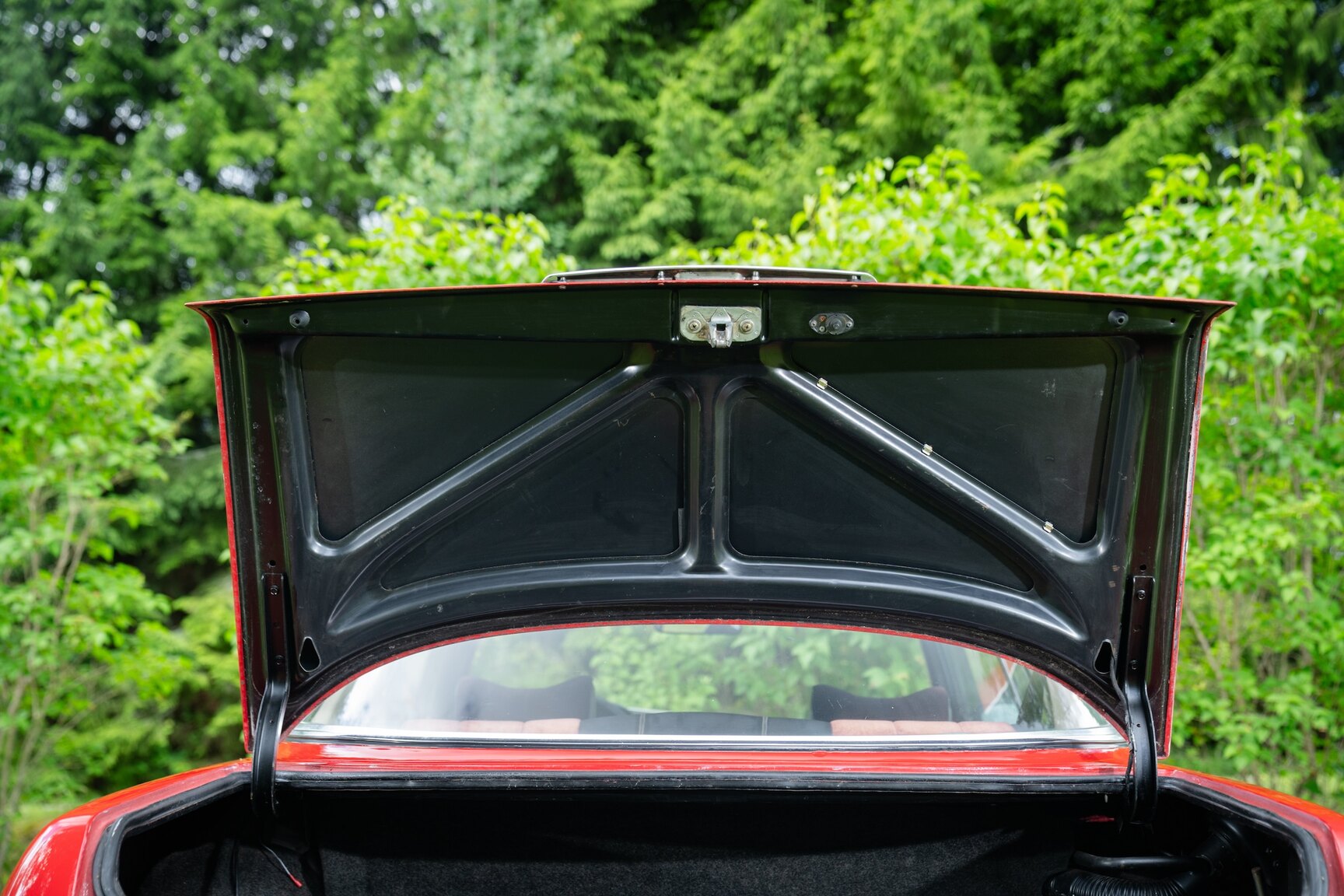 Interior image of 1975 Mercedes-Benz 350 SLC