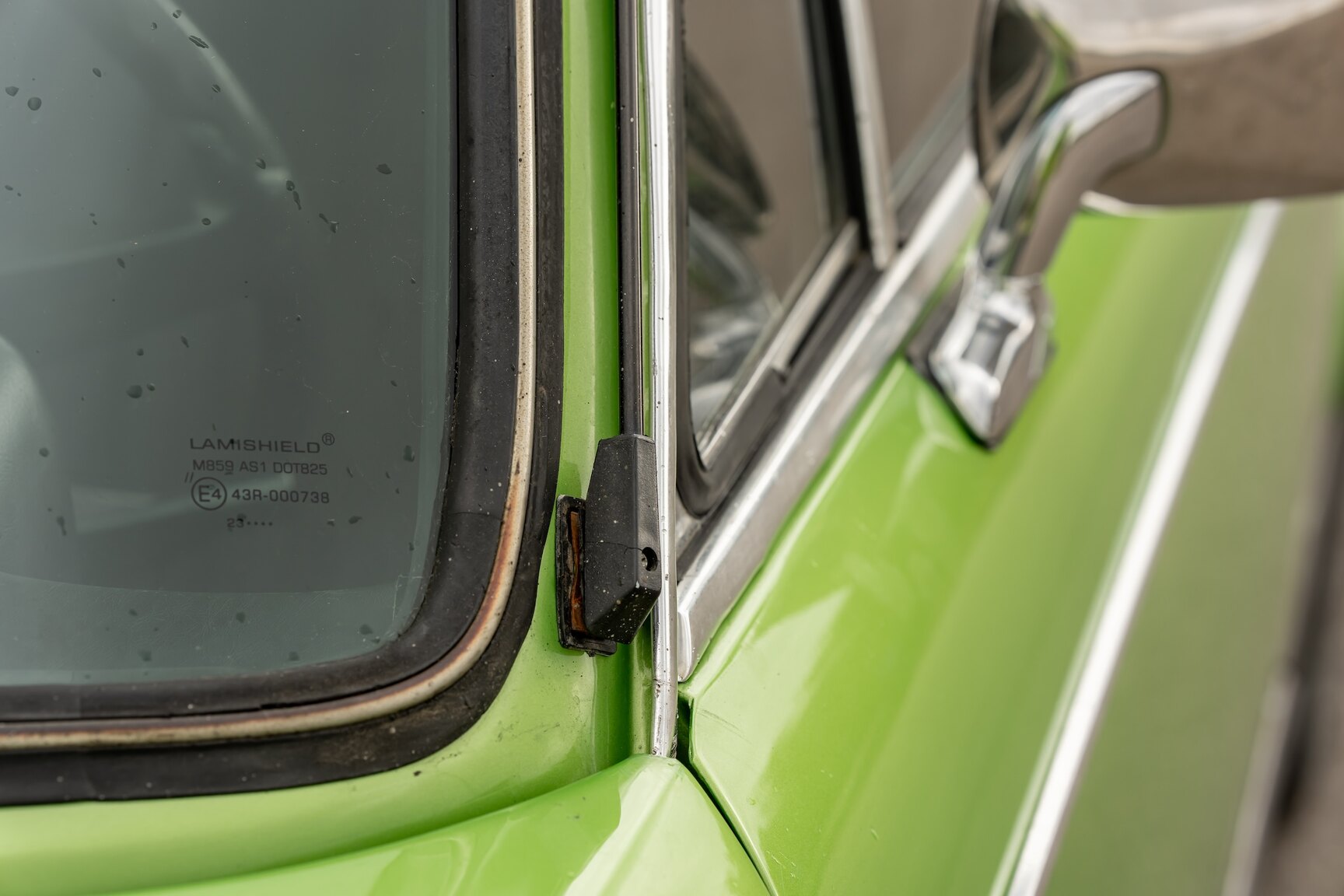 Exterior image of 1975 BMW 2002